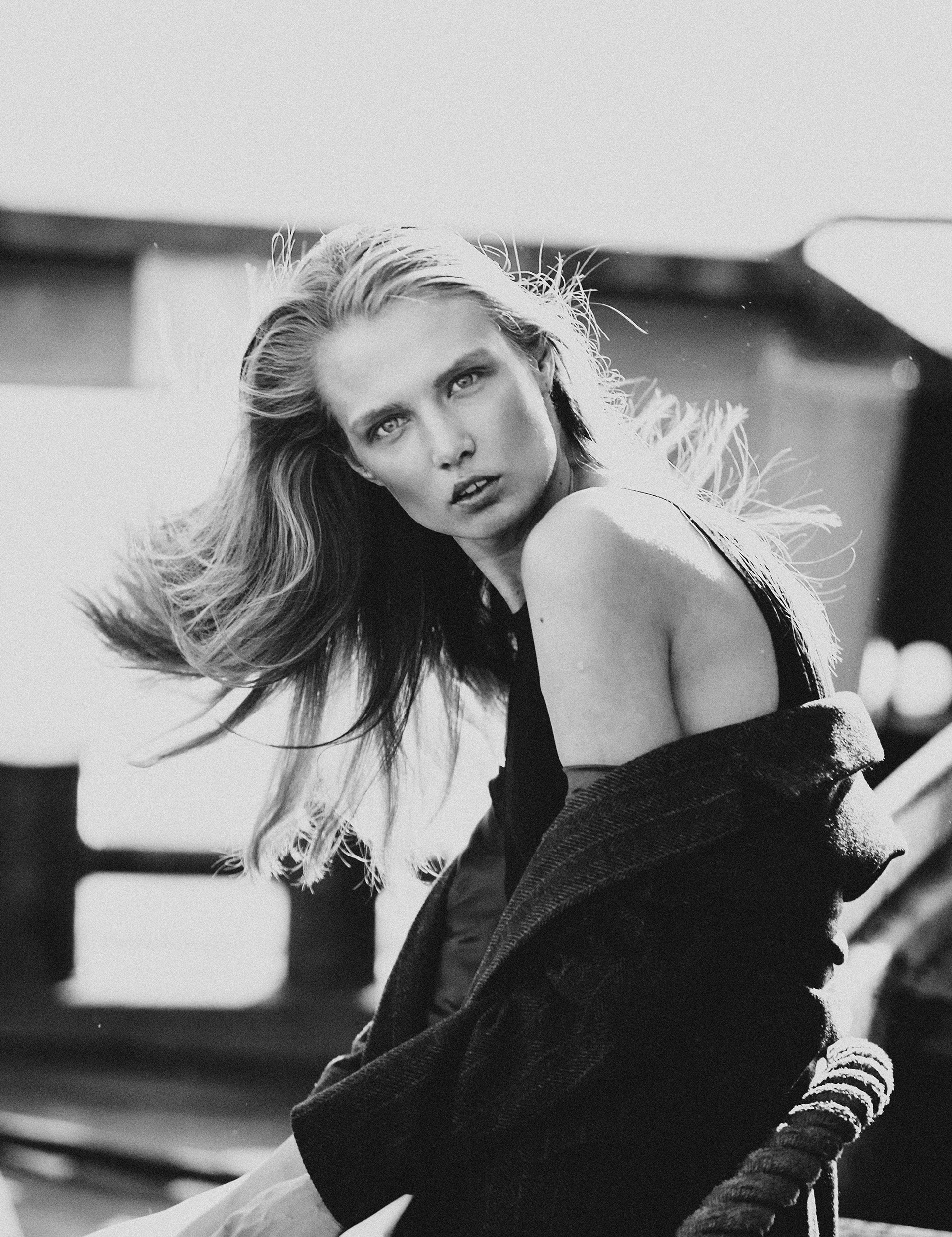 Чб фотосессия на причале. Фотограф Продюсер в горах КБР / Москва  Нальчик Горы