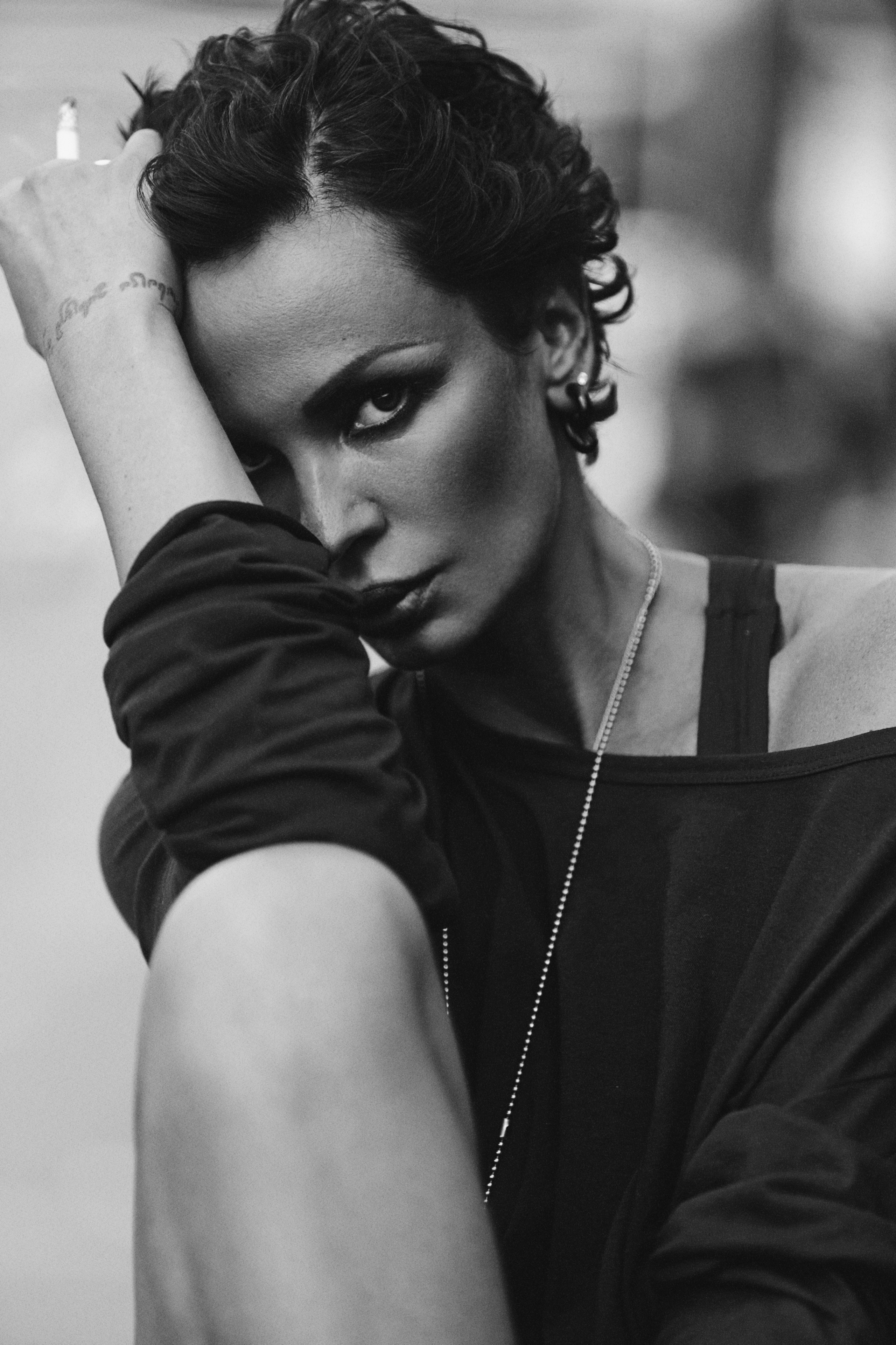 Чб фотосессия на набережной в Москве. Фотограф Продюсер в горах КБР / Москва  Нальчик Горы