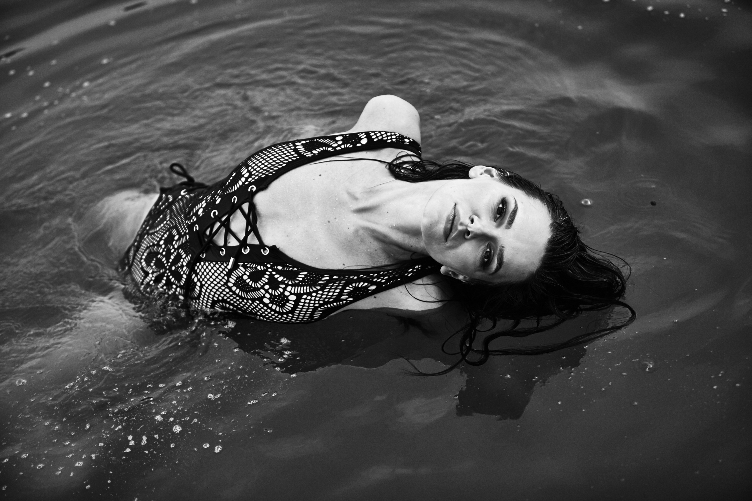 Фотосессия в воде. Фотограф Продюсер в горах КБР / Москва  Нальчик Горы