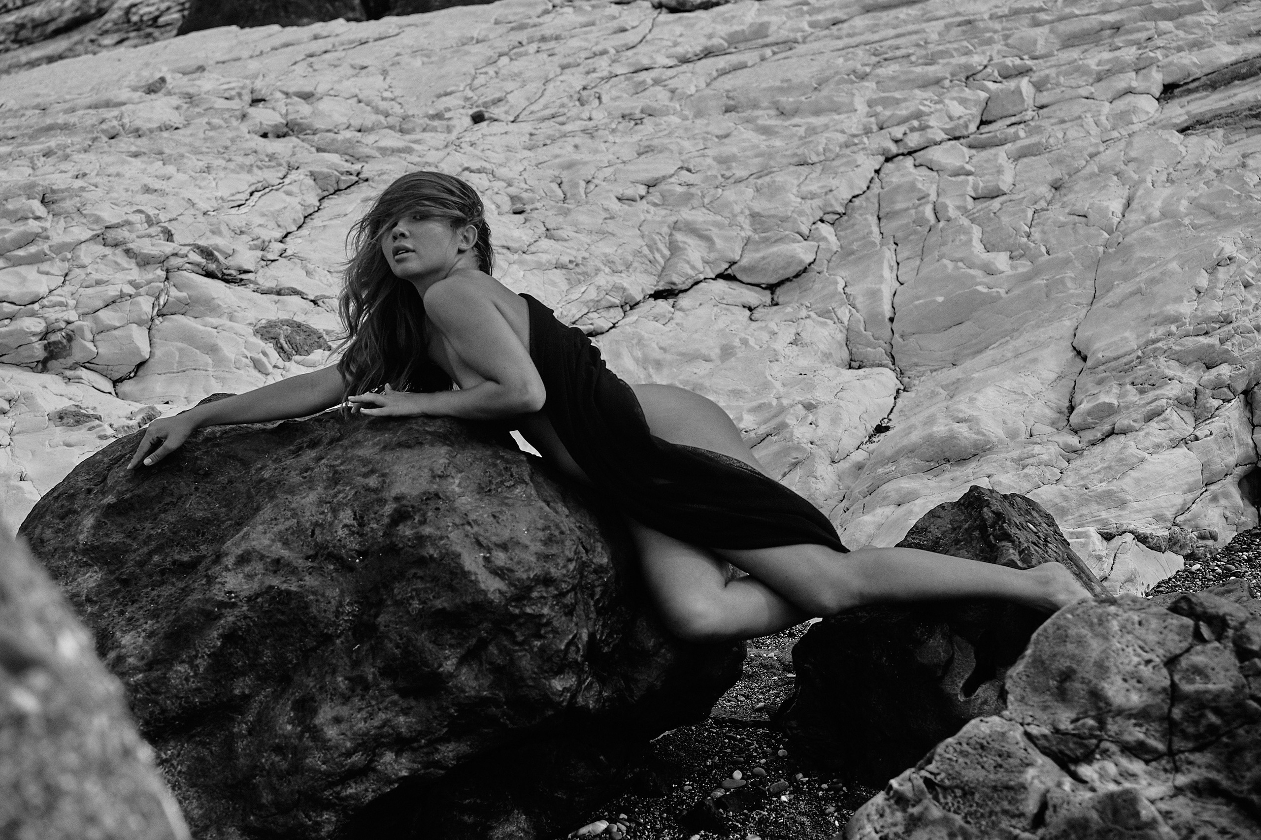 Фотосессия ню на пляже. Фотограф Продюсер в горах КБР / Москва  Нальчик Горы