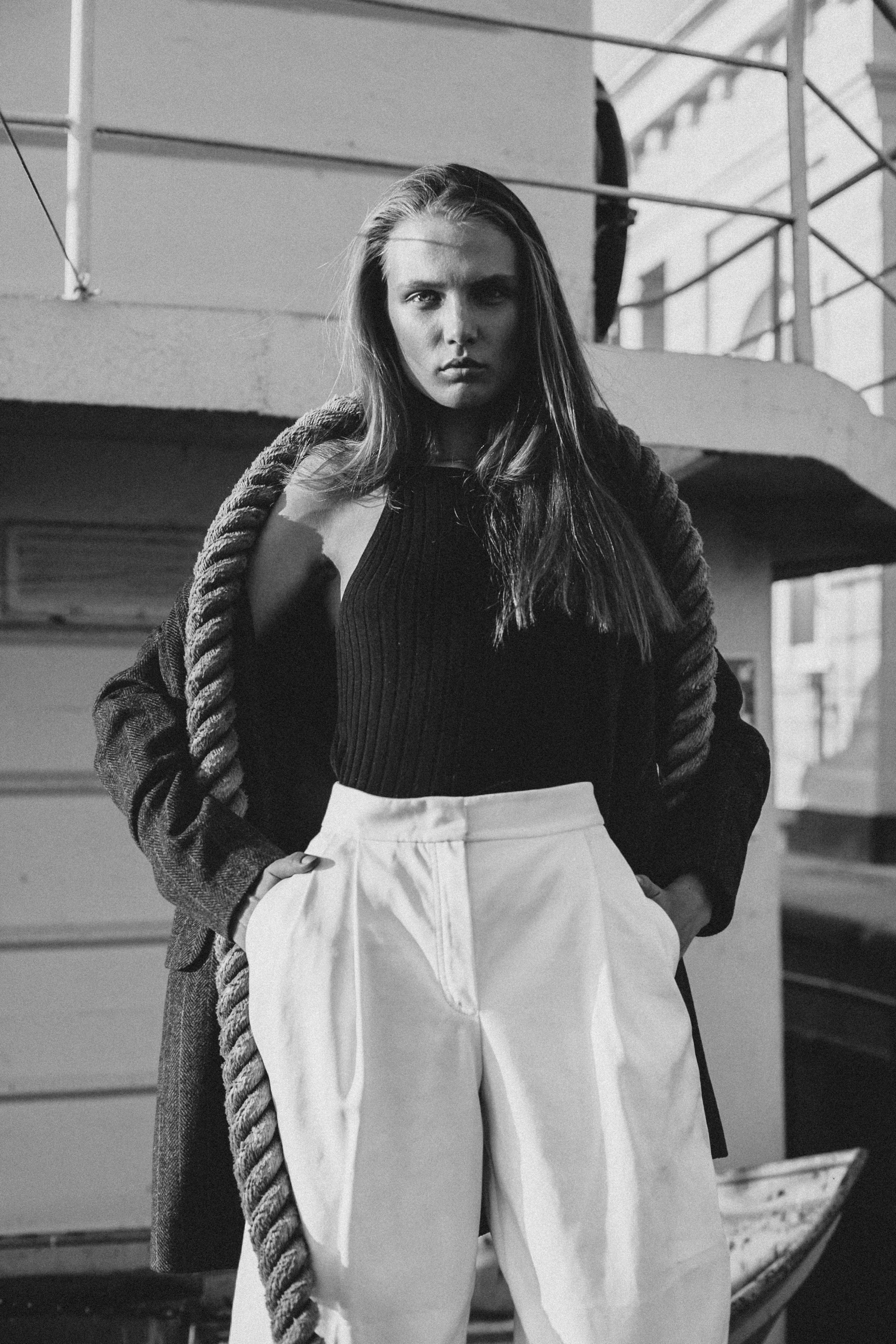 Чб фотосессия на причале. Фотограф Продюсер в горах КБР / Москва  Нальчик Горы