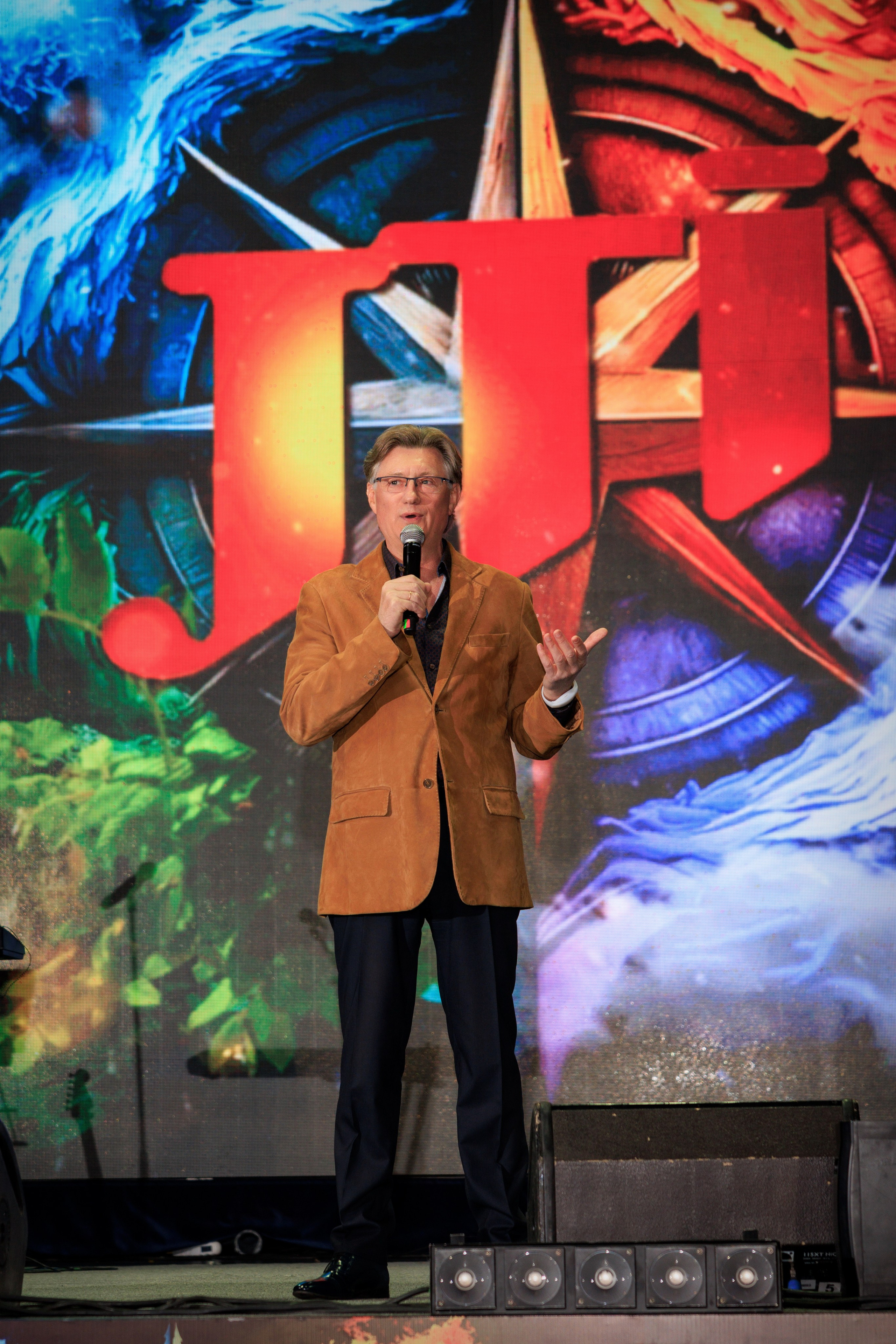 Бизнес-фотограф в Алматы — корпоративные съёмки, деловые портреты и репортажи. Профессиональный фотограф в Алматы