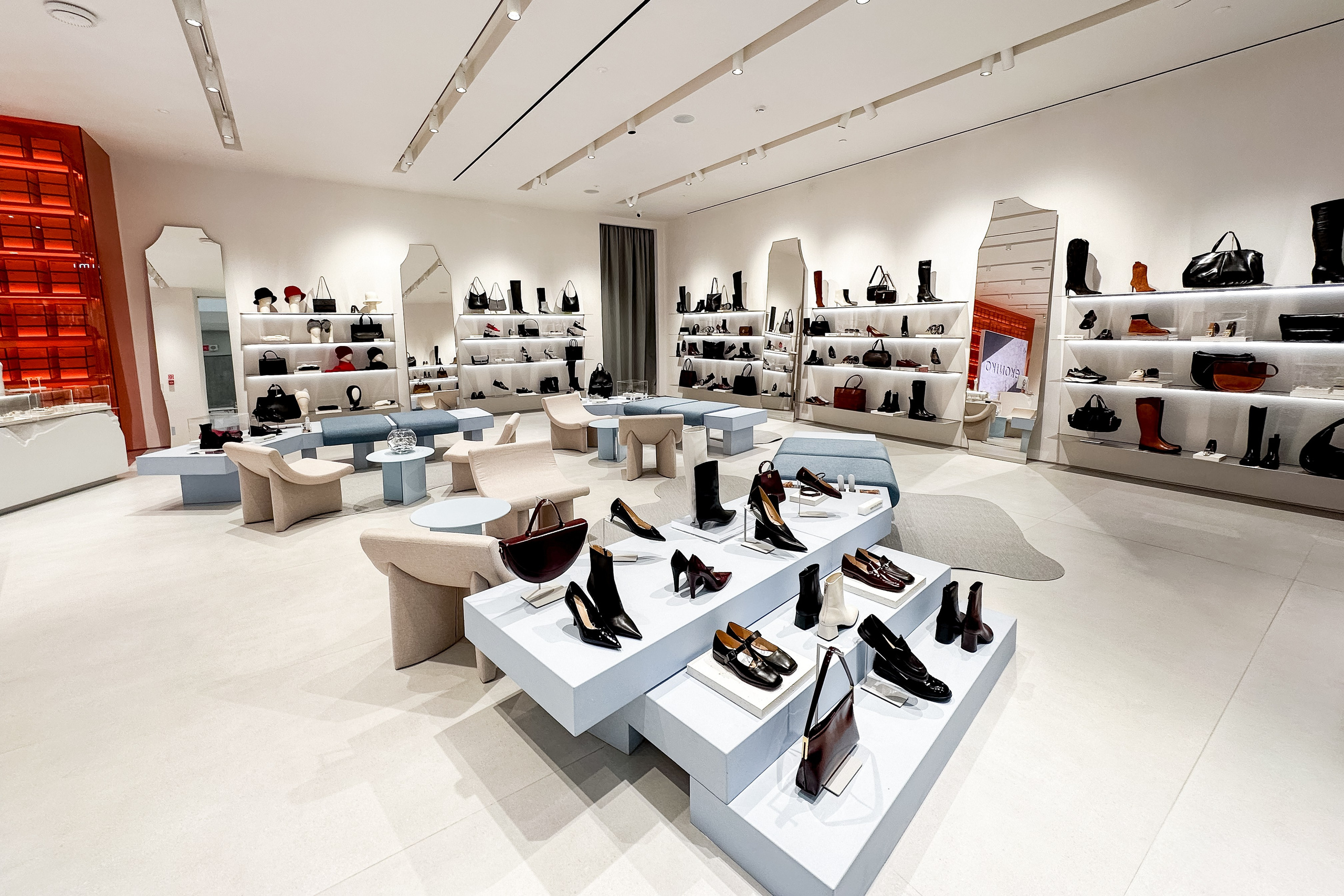 Интерьерная фотосъемка магазина Ekonika в Краснодаре — обувной бренд Профессиональная фотосъемка Ekonika — фирменный магазин в Краснодаре. Шедевры для Вас! Фотограф и Видеограф в Краснодаре Пахиев Руслан