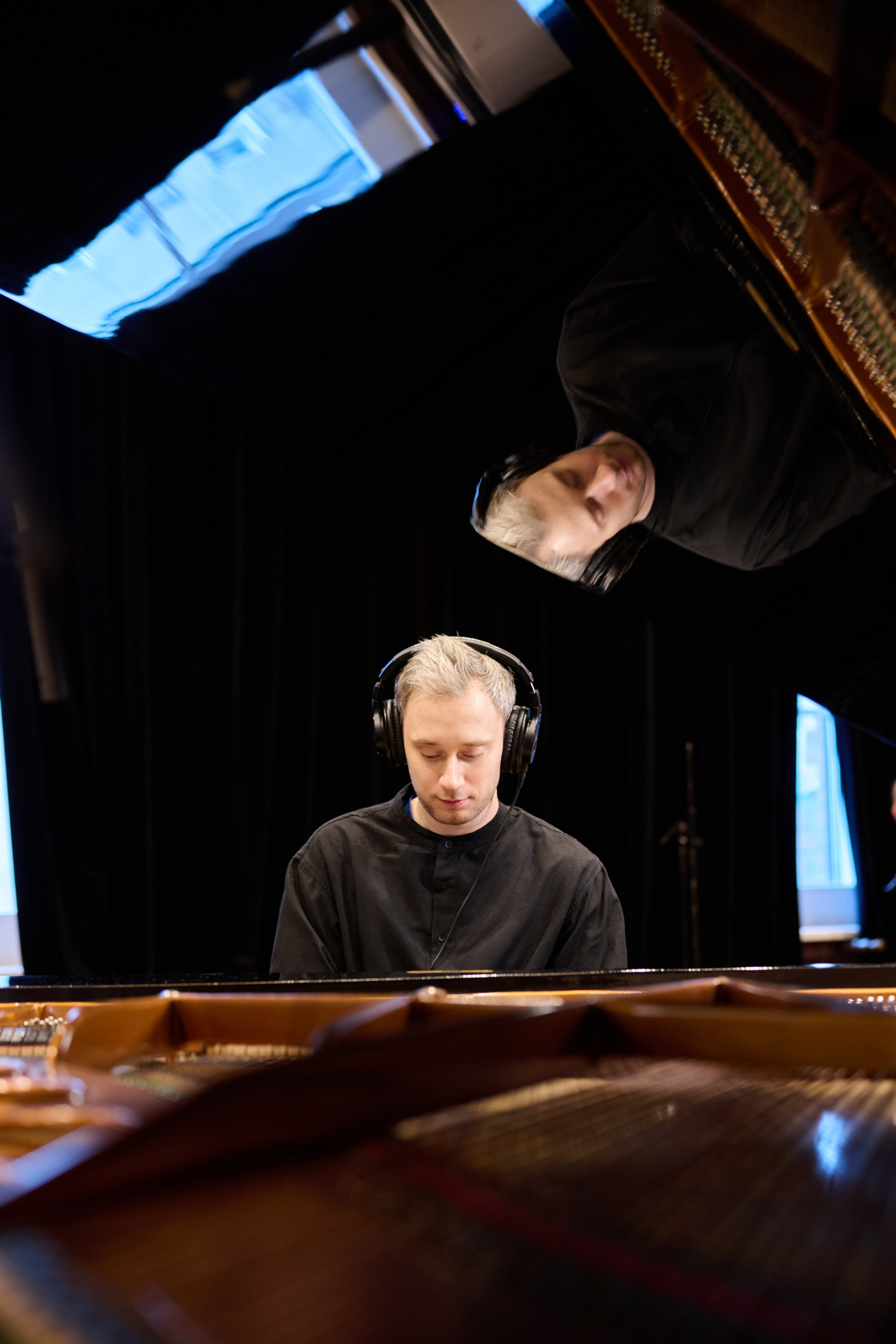 Запись трека для SQC Club Russia в студии Dobrolet. Профессиональная репортажная фотосъёмка мероприятий в Санкт-Петербурге