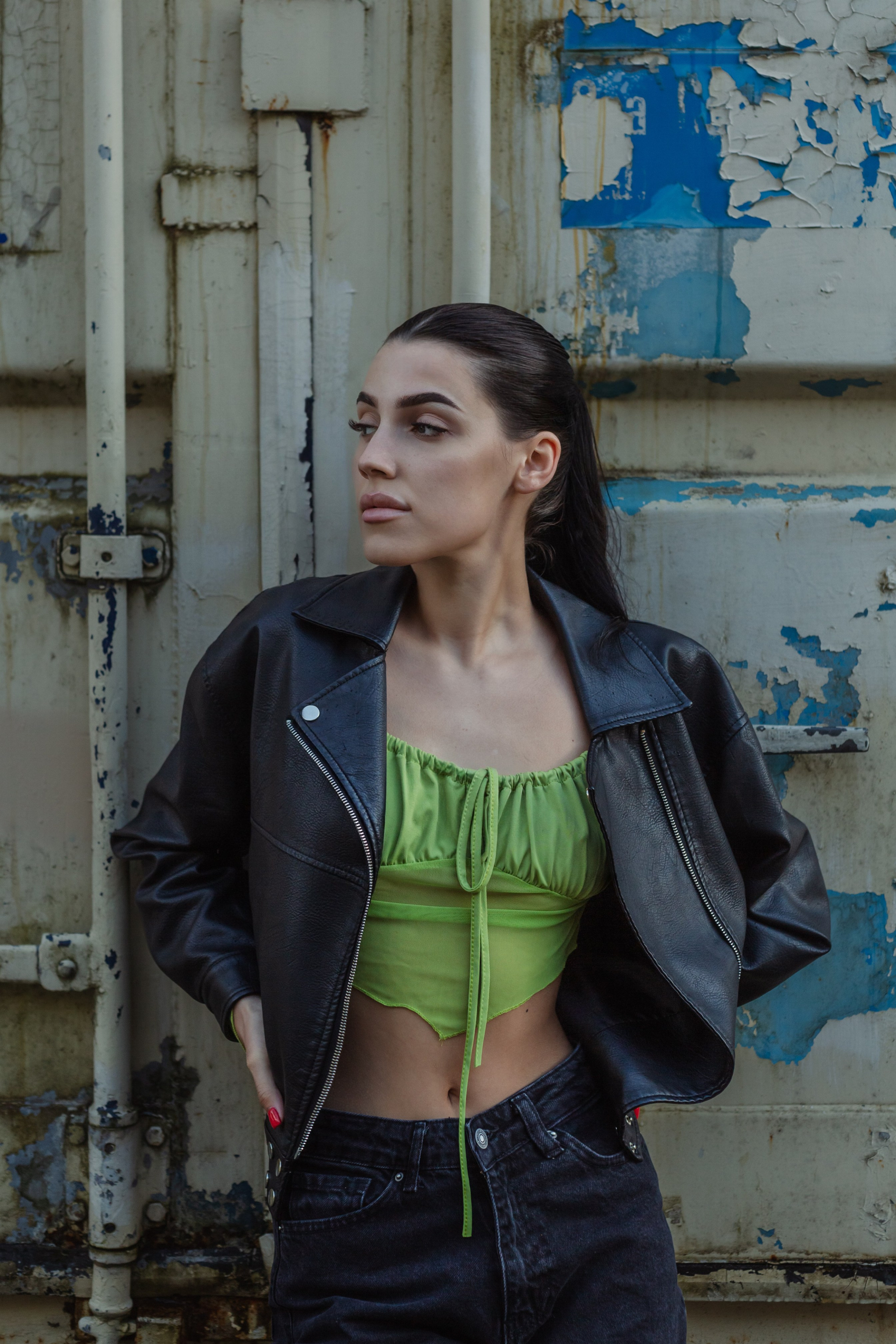 У контейнера. Khalimonov