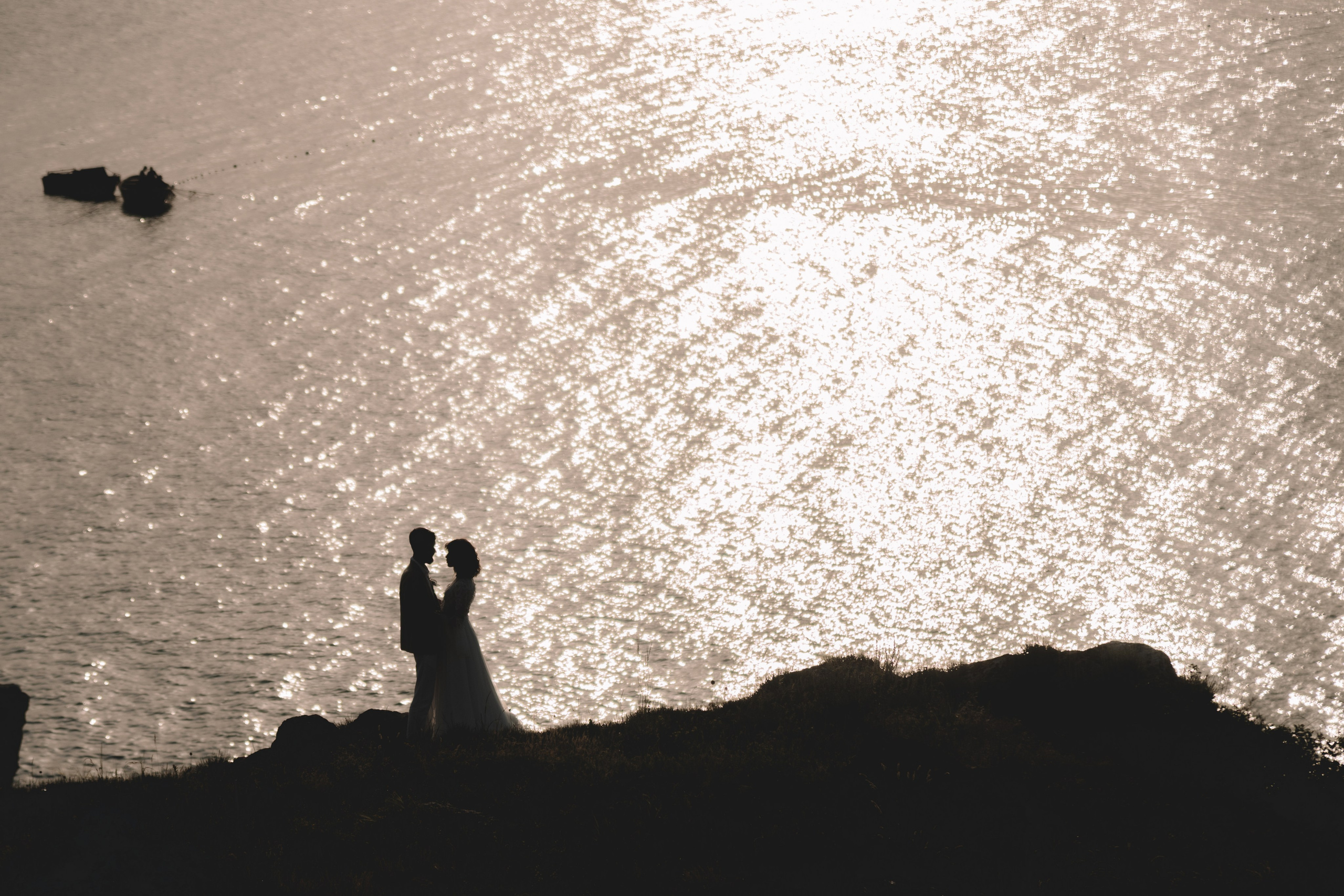 Свадебная фотосессия в Щелкино ,Бухта Космонавтов. Выездная церемония на берегу моря Крым. Свадебный и семейный фотограф и видеограф, Крым, Москва, Санкт -Петербург