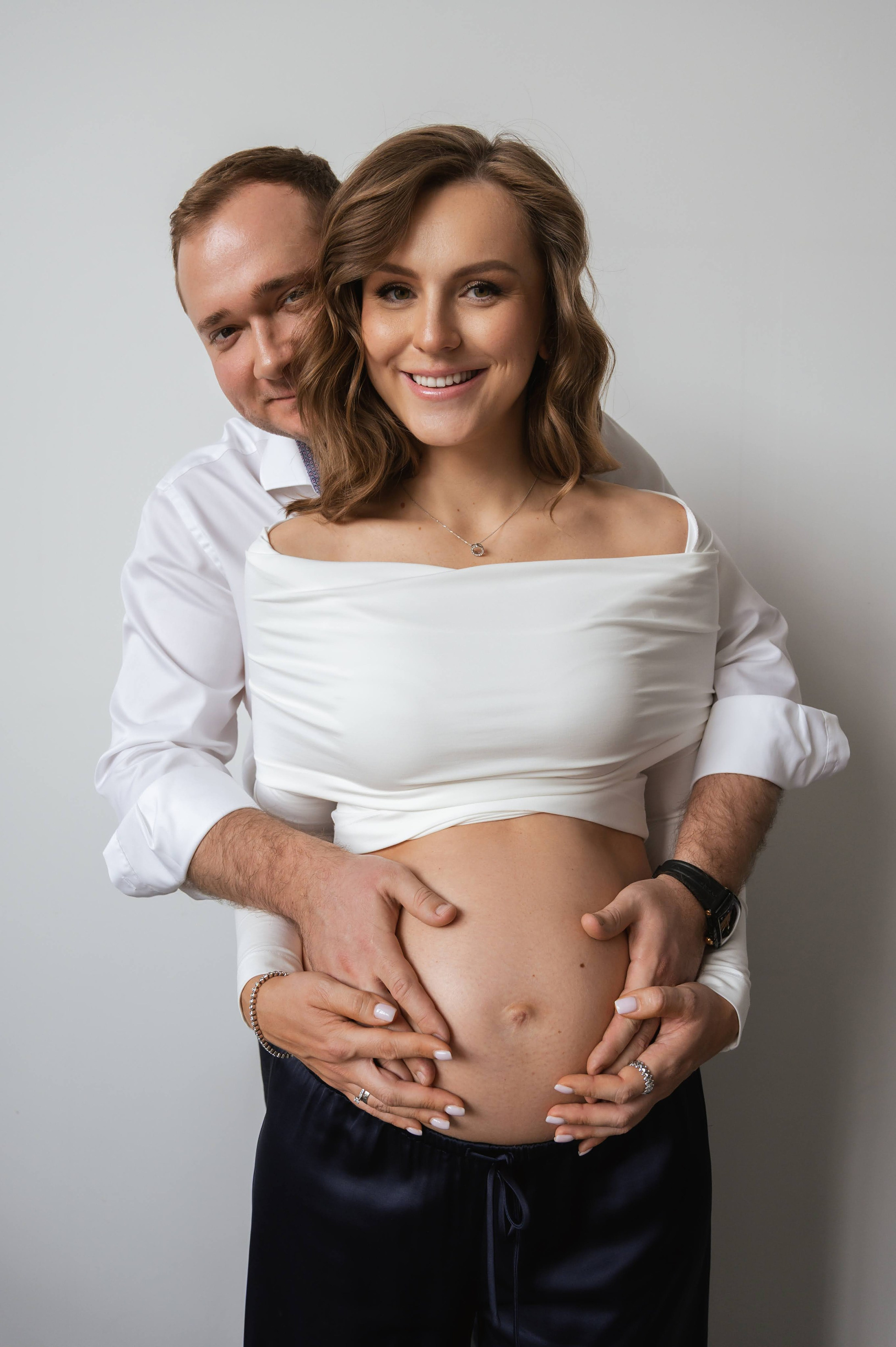 Виктория. Профессиональный фотограф беременности в СПБ. Стильные фотосессии беременности в стиле минимализм и классическая фотография