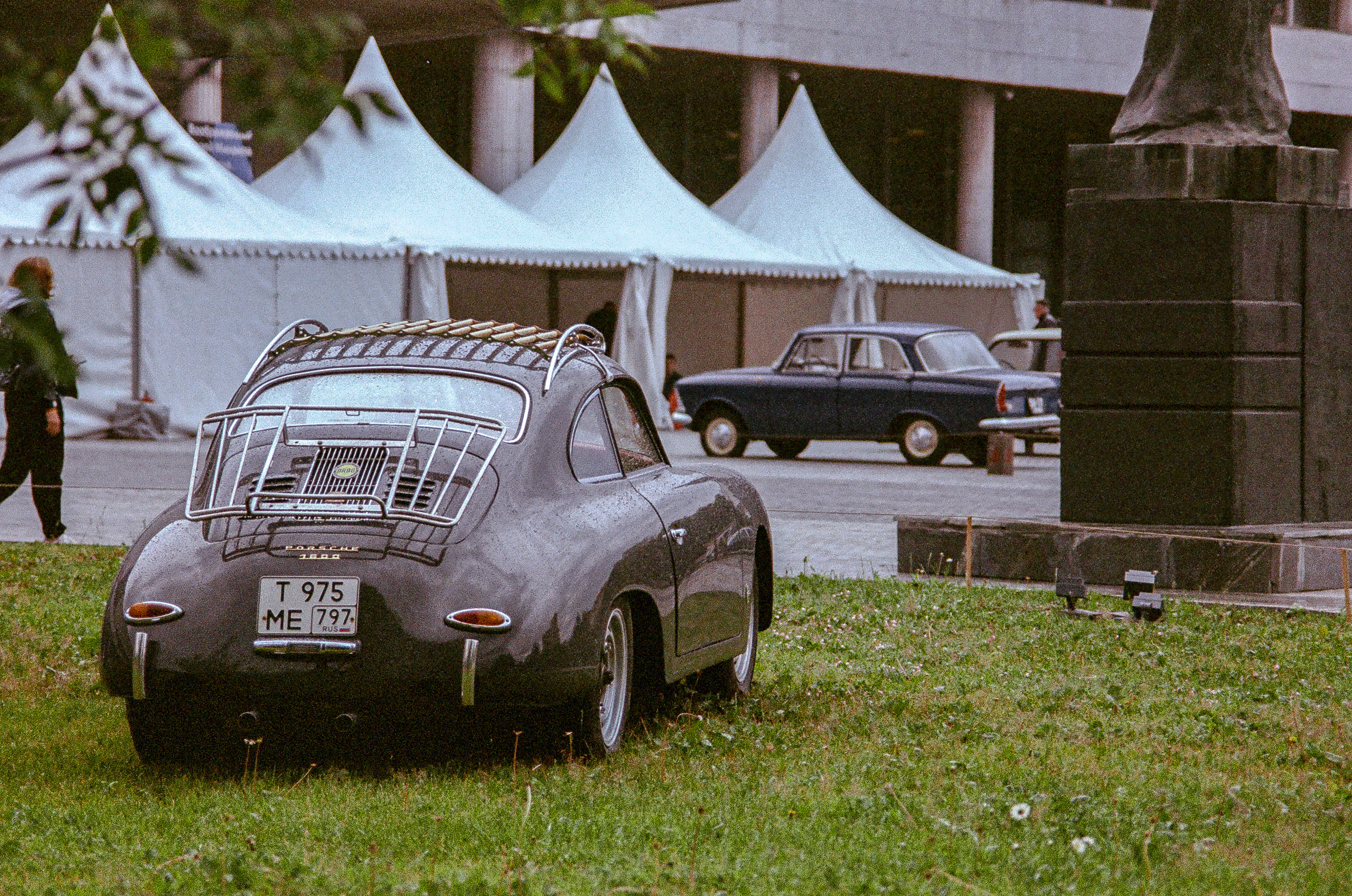 Фестиваль в музеоне с автомобилями. Жуков Илья  свадебный фотограф в Москве