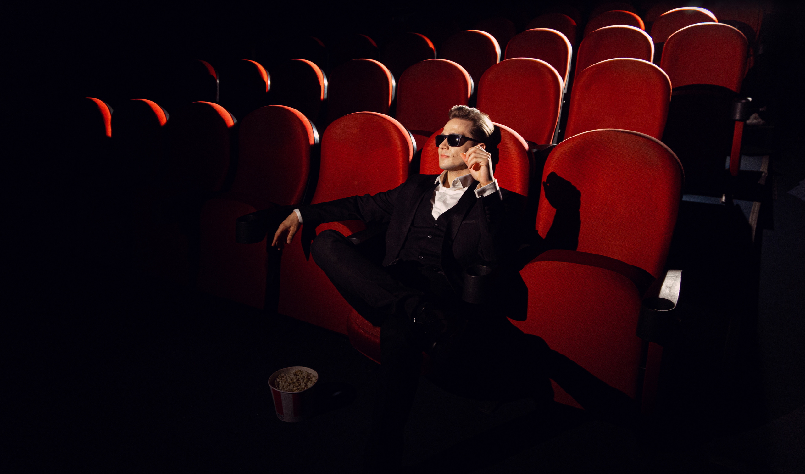 Свадебная фотосъемка для молодой пары в центре Москвы. Жуков Илья  свадебный фотограф в Москве