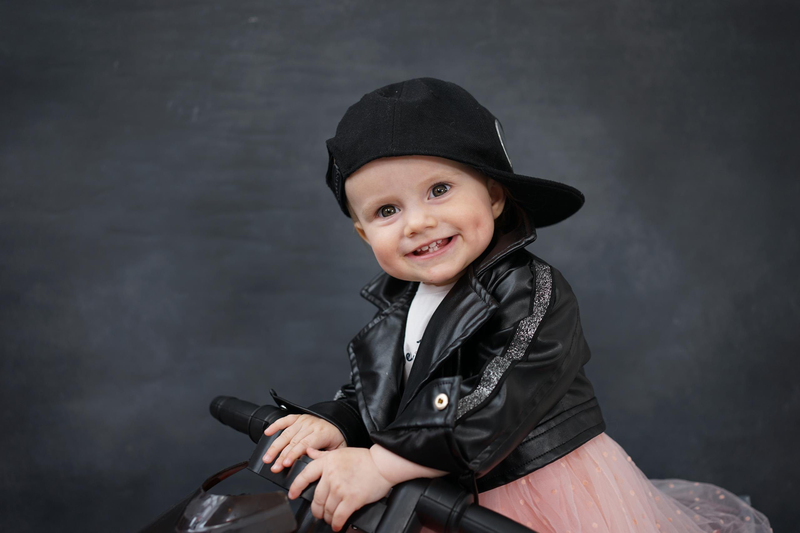 Фотозоны на ХОЛСТЕ. Детская Фотостудия ГОДОВАСИКИ в Санкт-Петербурге фотосесия на годик