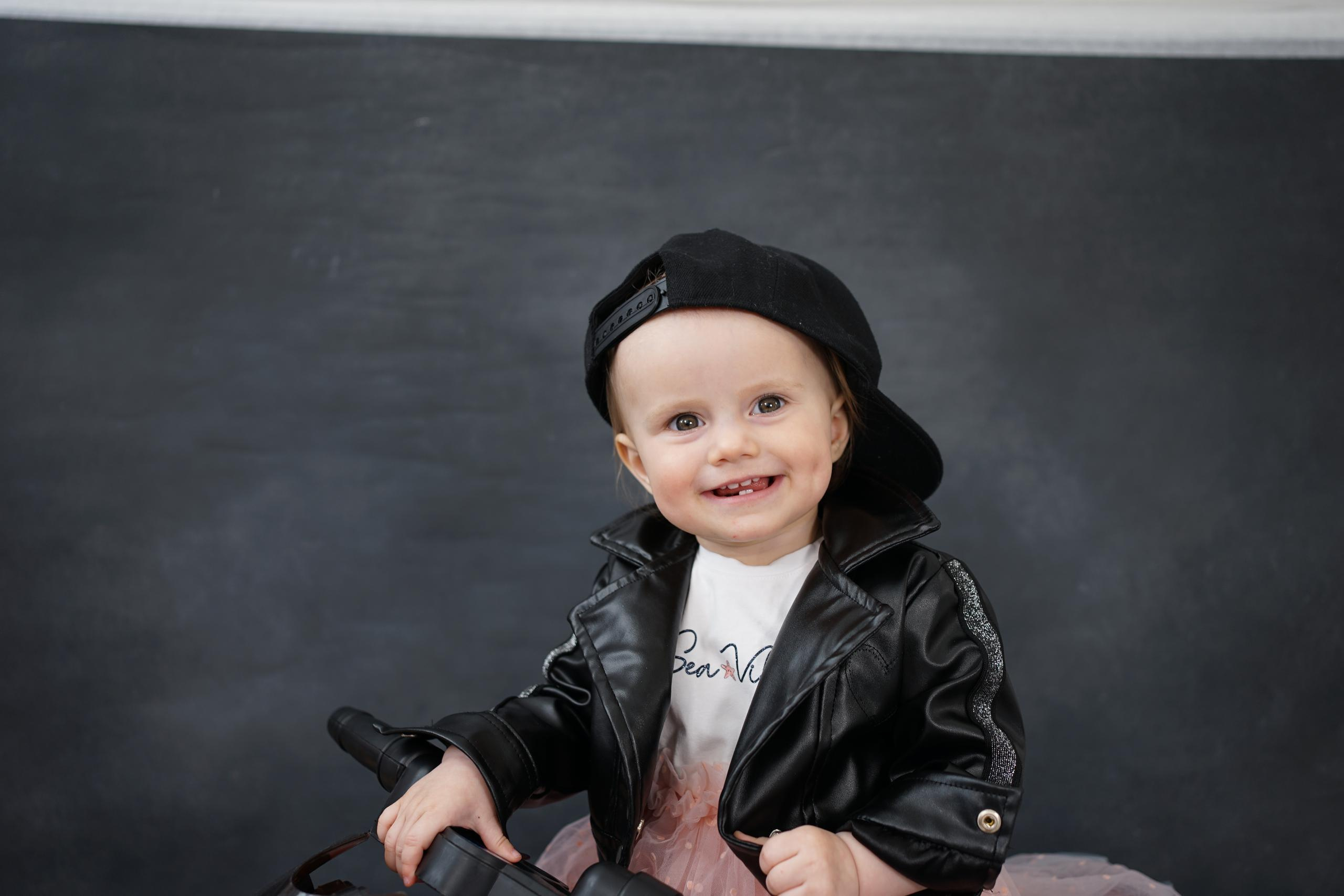 Фотозоны на ХОЛСТЕ. Детская Фотостудия ГОДОВАСИКИ в Санкт-Петербурге фотосесия на годик