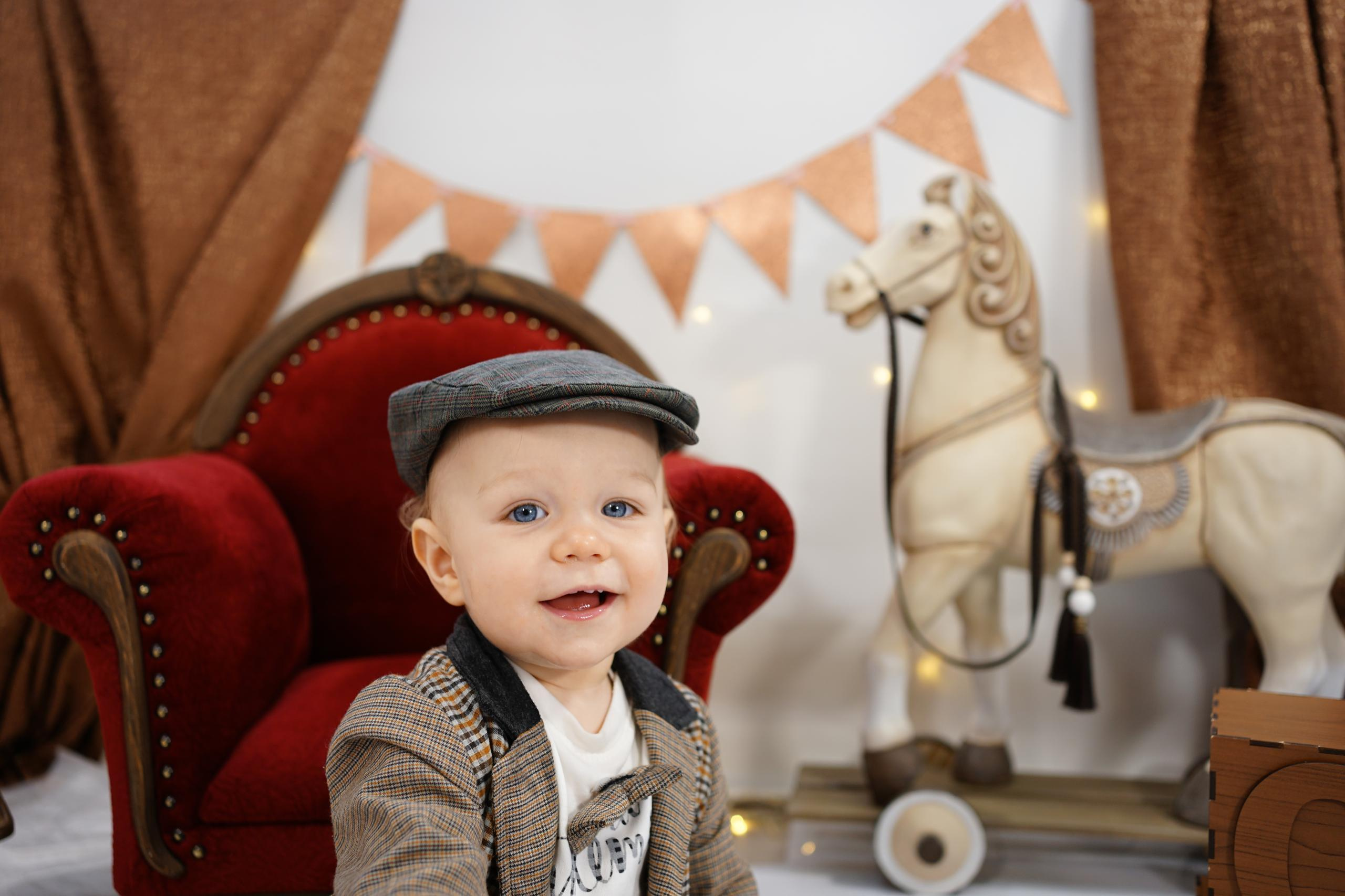 Бордовая зона. Детская Фотостудия ГОДОВАСИКИ в Санкт-Петербурге фотосесия на годик