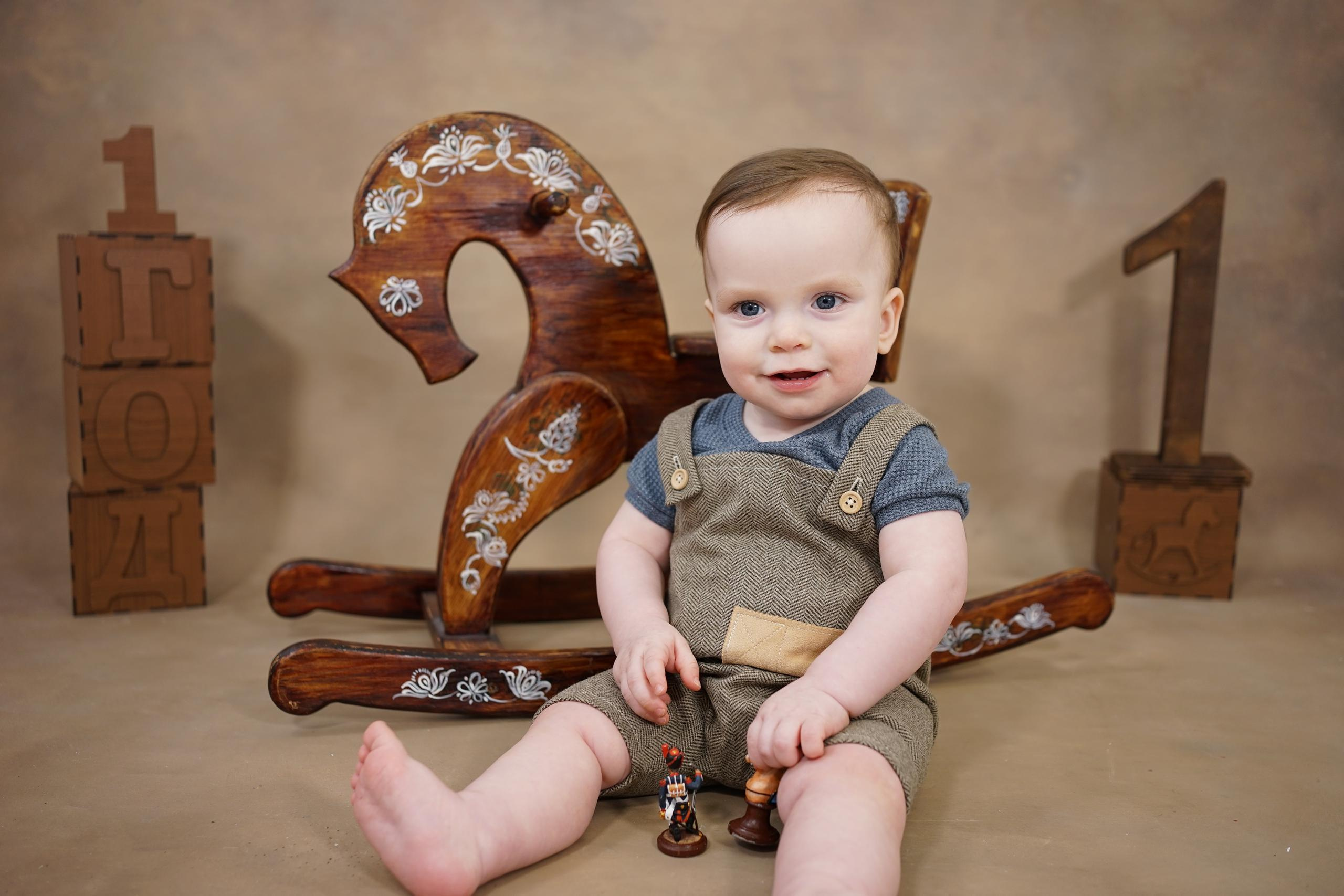 Фотозоны на ХОЛСТЕ. Детская Фотостудия ГОДОВАСИКИ в Санкт-Петербурге фотосесия на годик