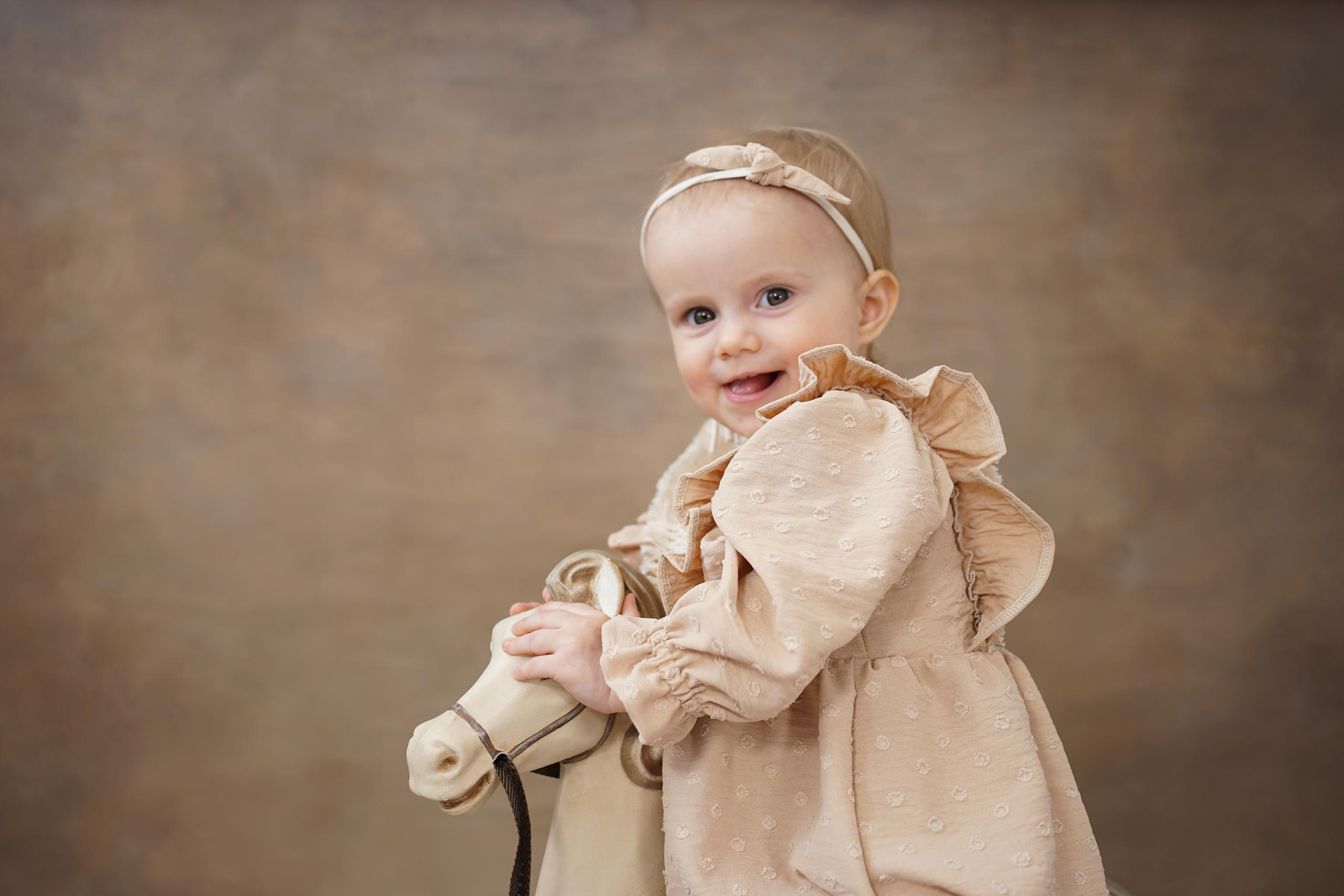 Фотозоны на ХОЛСТЕ. Детская Фотостудия ГОДОВАСИКИ в Санкт-Петербурге фотосесия на годик