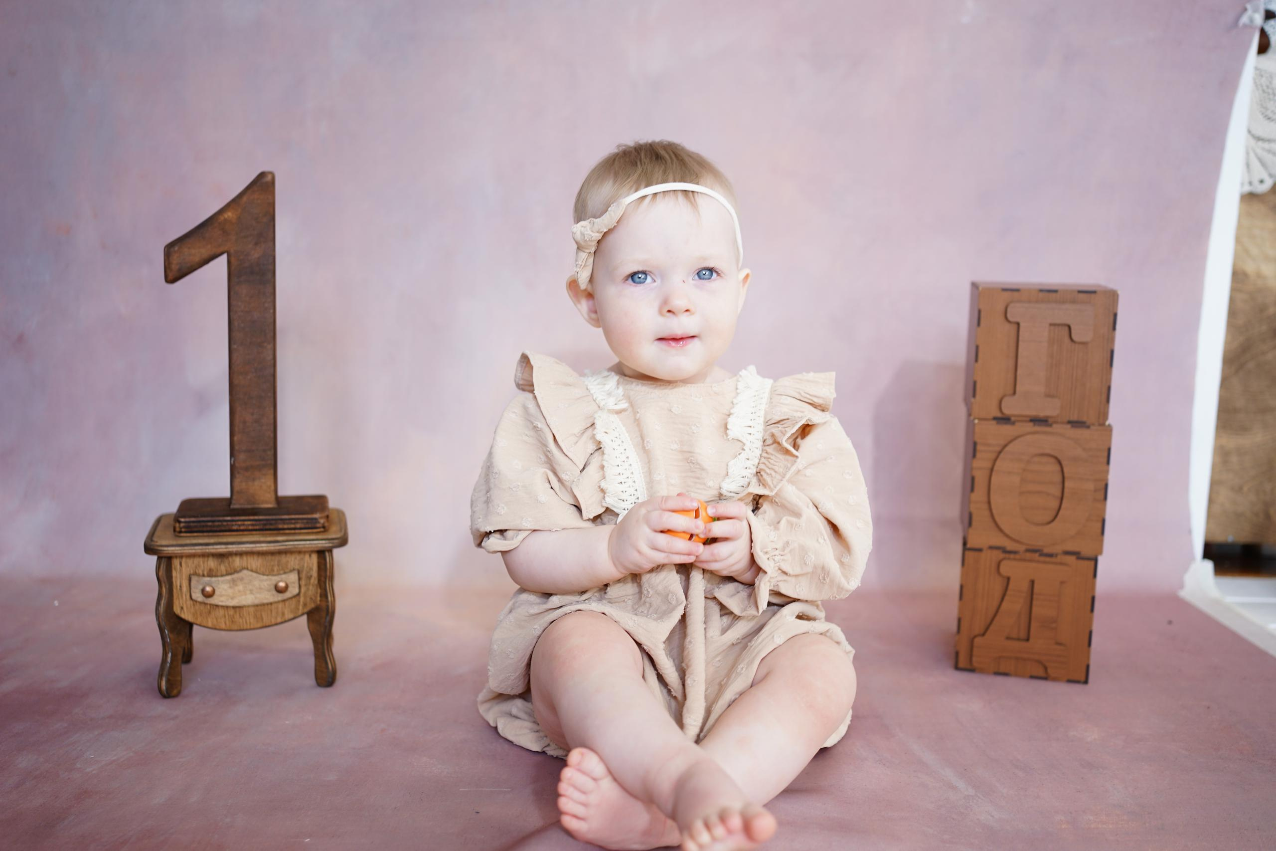 Фотозоны на ХОЛСТЕ. Детская Фотостудия ГОДОВАСИКИ в Санкт-Петербурге фотосесия на годик