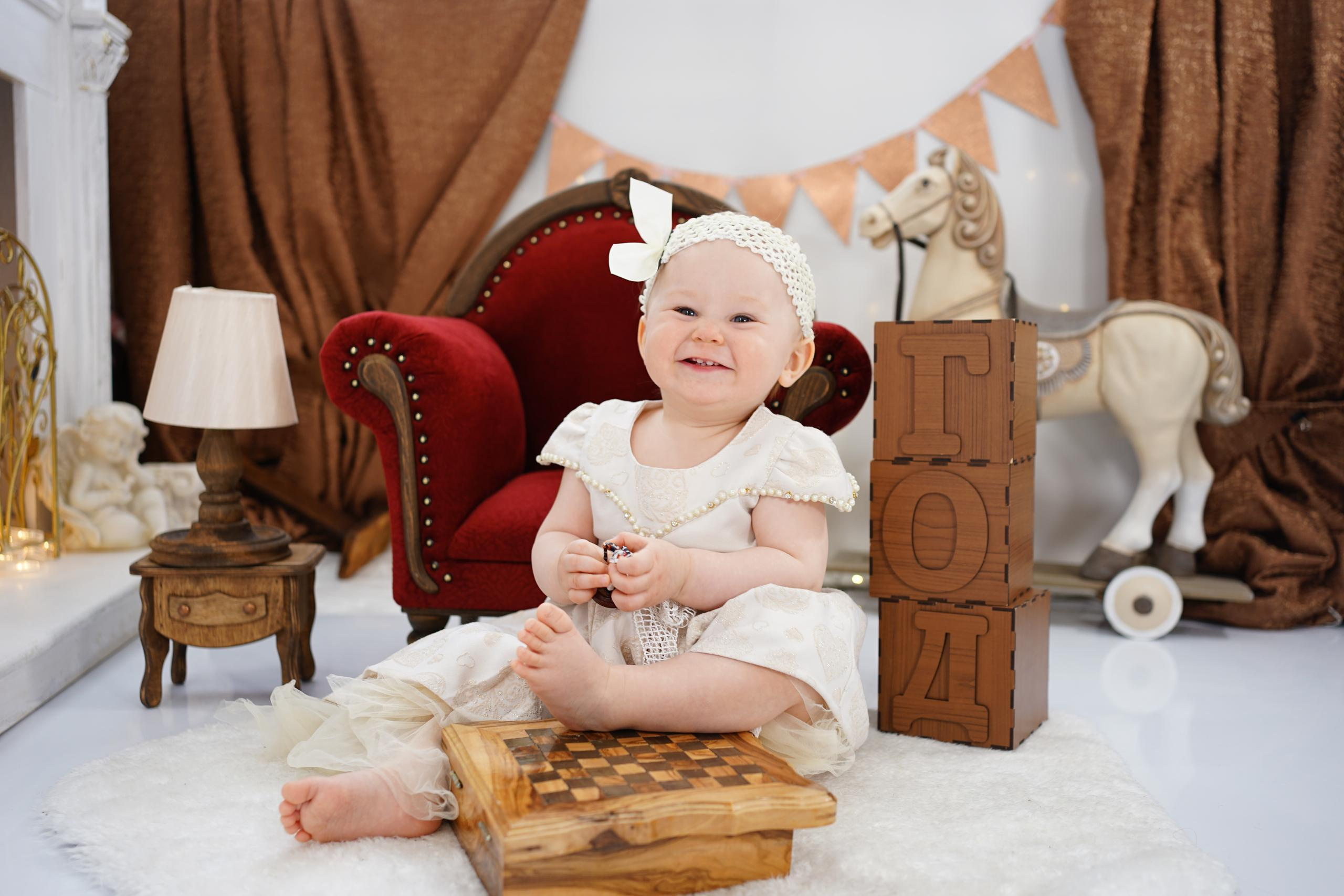 Бордовая зона. Детская Фотостудия ГОДОВАСИКИ в Санкт-Петербурге фотосесия на годик