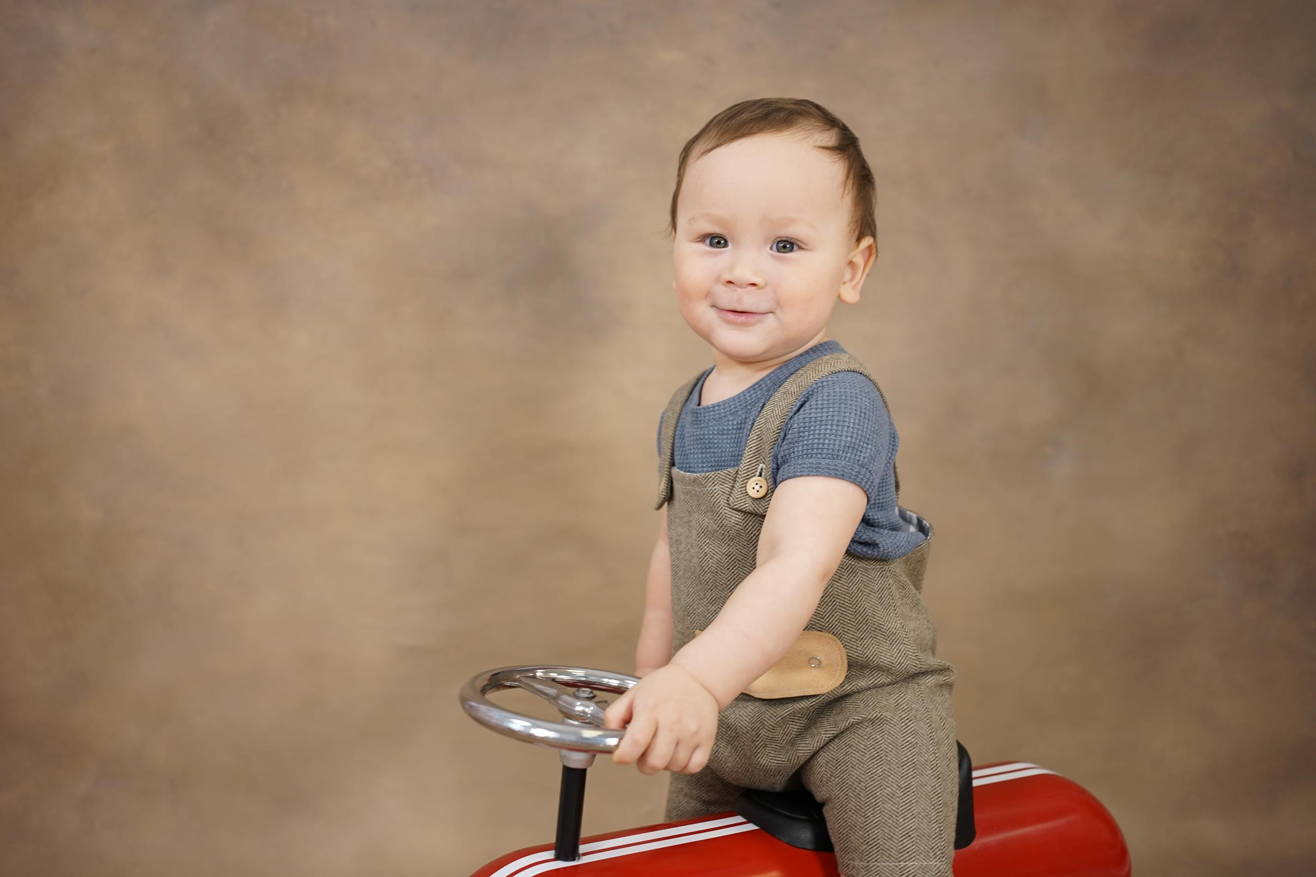 Фотозоны на ХОЛСТЕ. Детская Фотостудия ГОДОВАСИКИ в Санкт-Петербурге фотосесия на годик