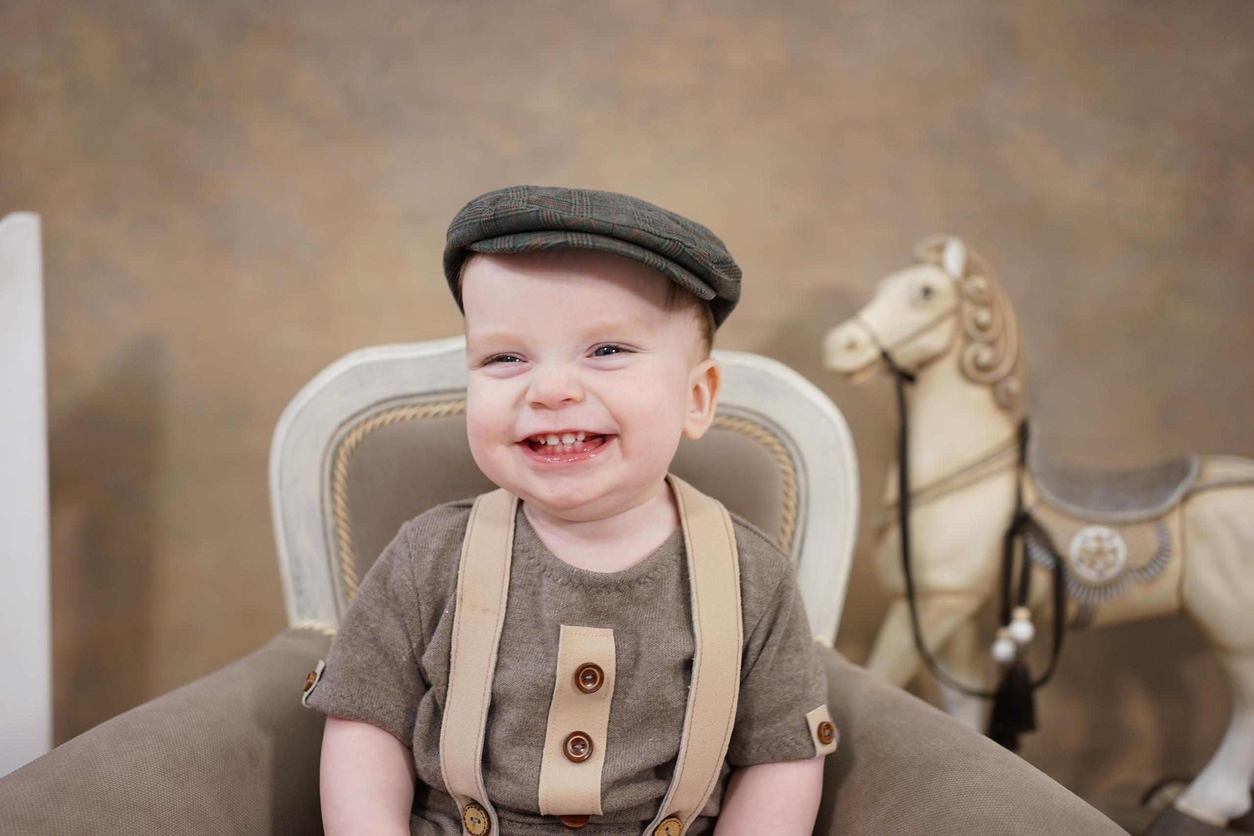 Фотозоны на ХОЛСТЕ. Детская Фотостудия ГОДОВАСИКИ в Санкт-Петербурге фотосесия на годик