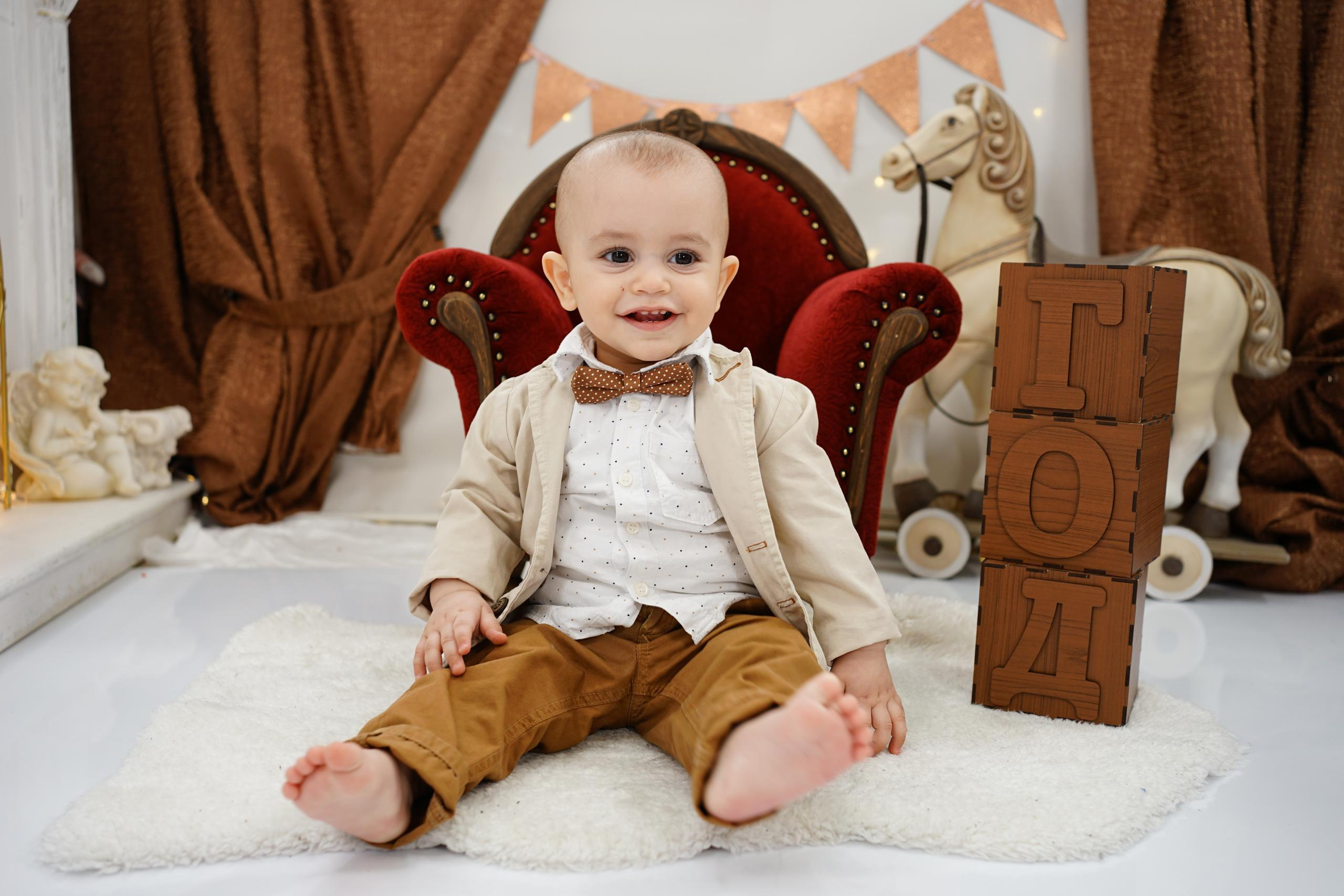 Бордовая зона. Детская Фотостудия ГОДОВАСИКИ в Санкт-Петербурге фотосесия на годик