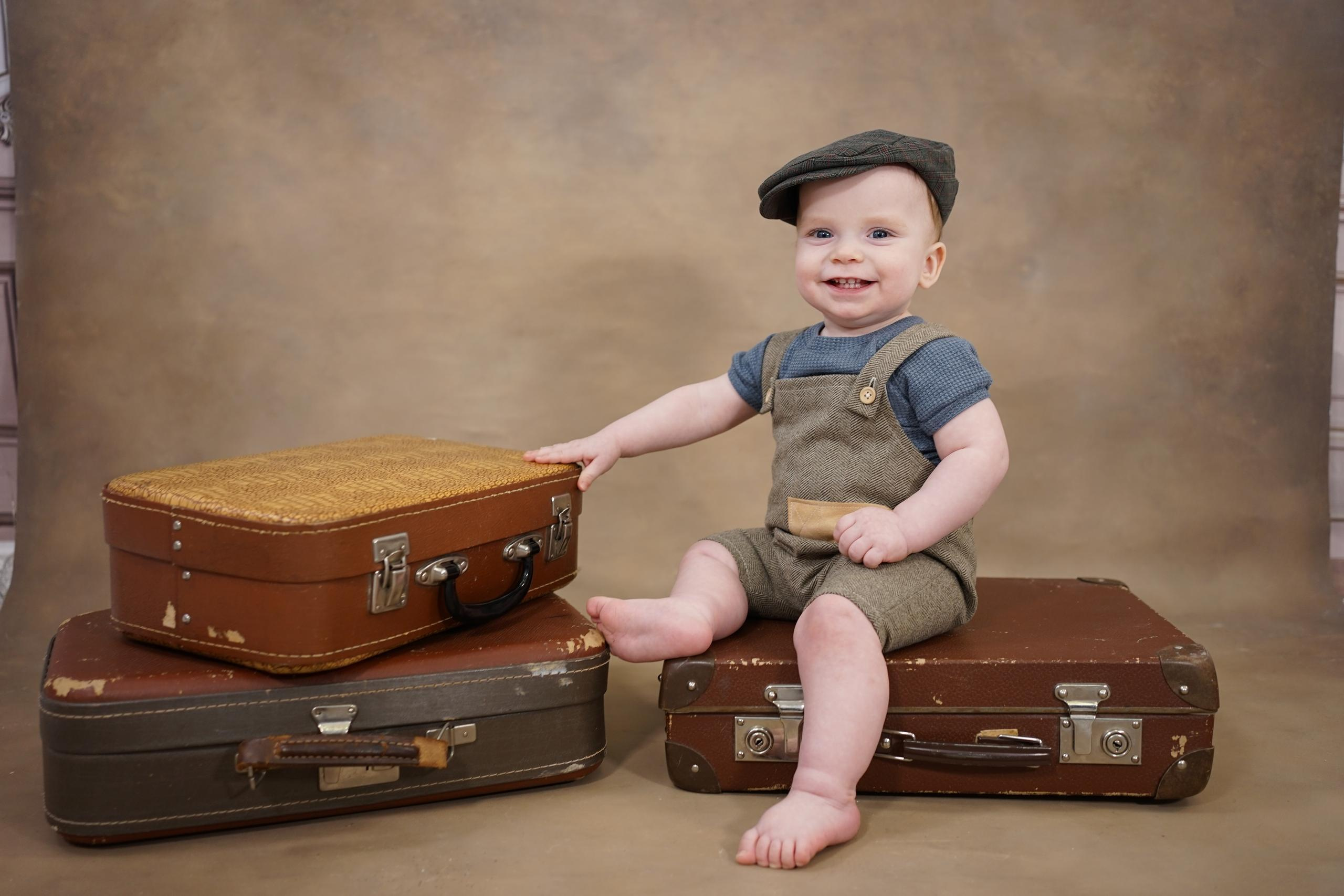 Фотозоны на ХОЛСТЕ. Детская Фотостудия ГОДОВАСИКИ в Санкт-Петербурге фотосесия на годик