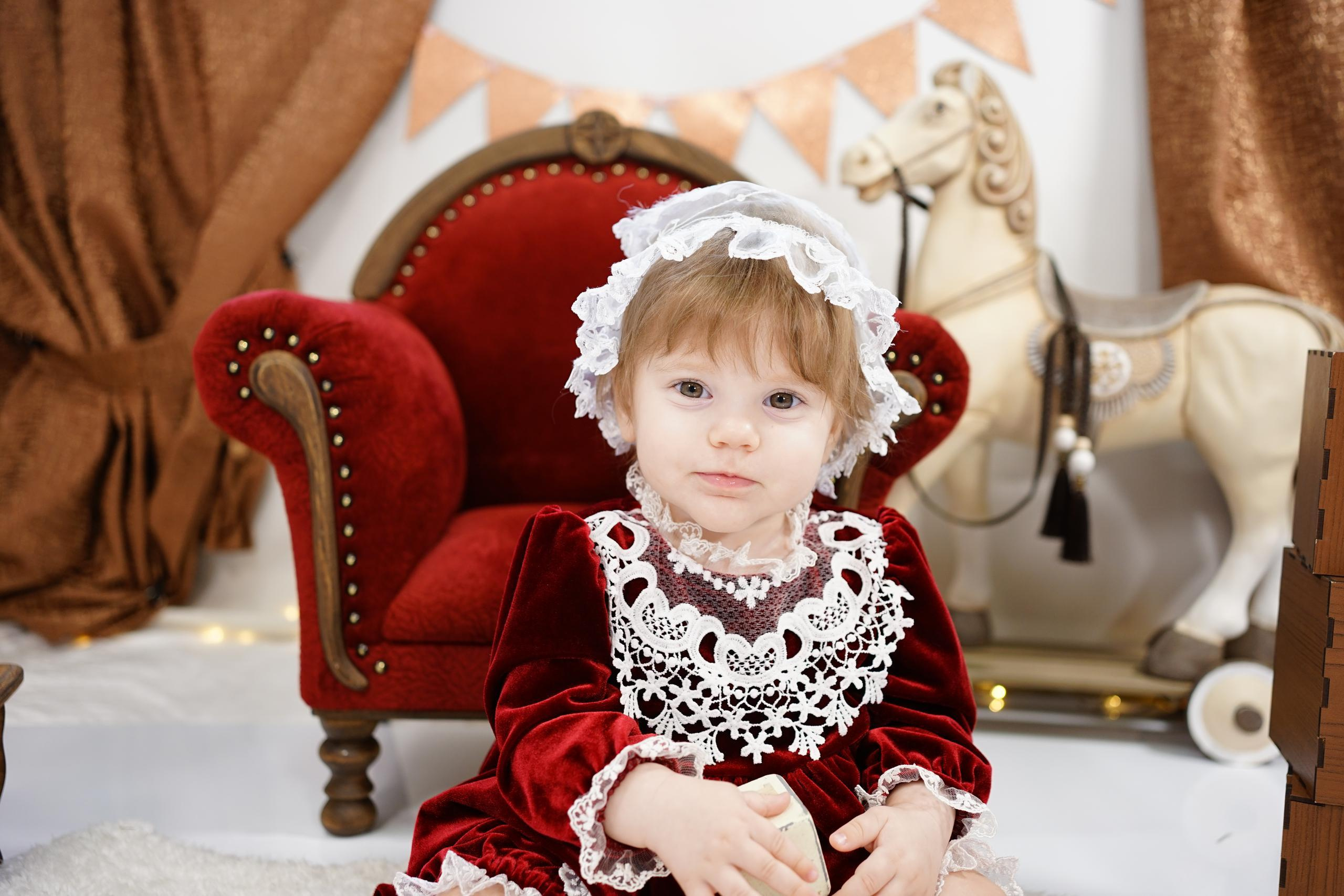 Бордовая зона. Детская Фотостудия ГОДОВАСИКИ в Санкт-Петербурге фотосесия на годик