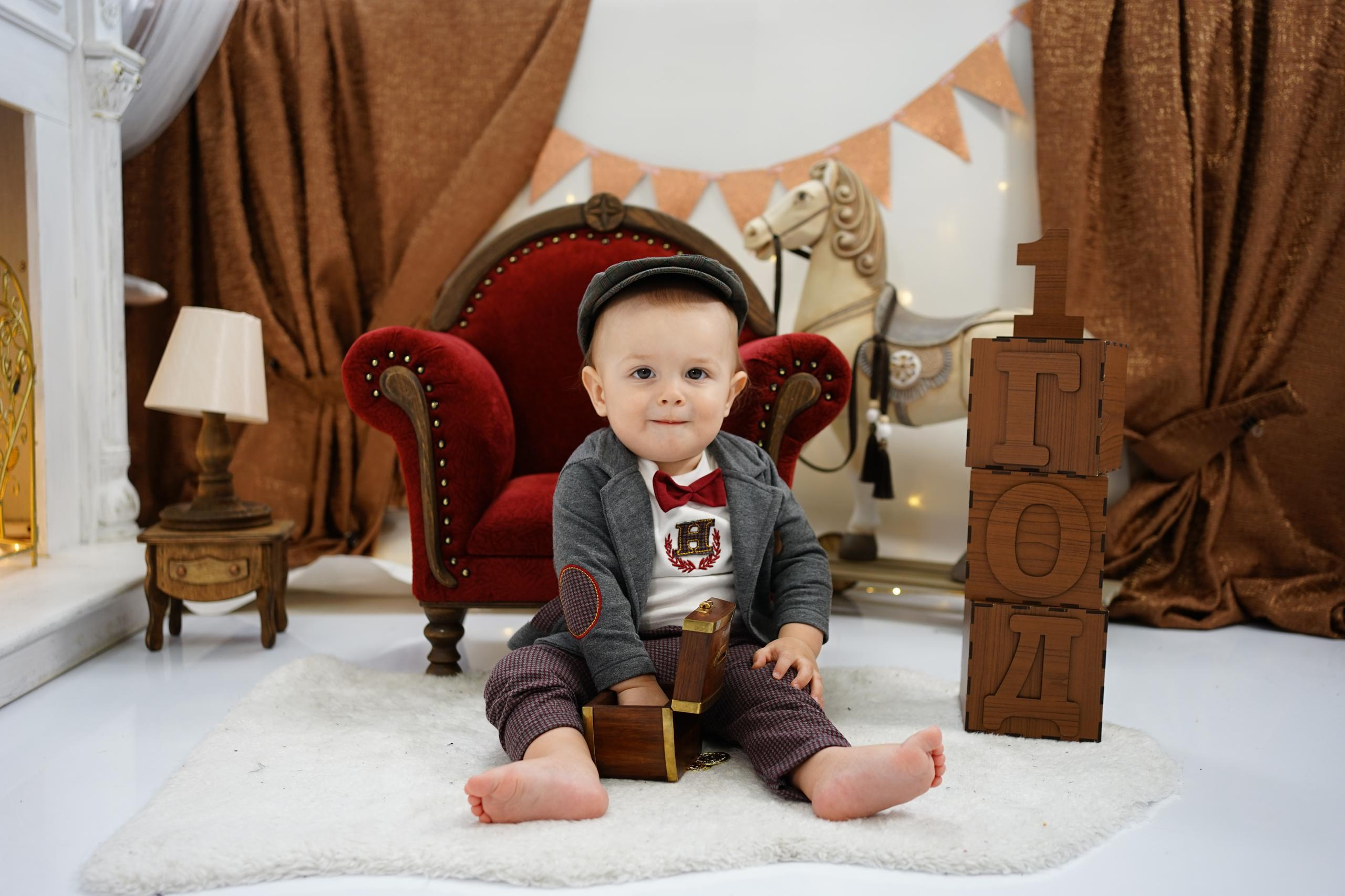 Бордовая зона. Детская Фотостудия ГОДОВАСИКИ в Санкт-Петербурге фотосесия на годик