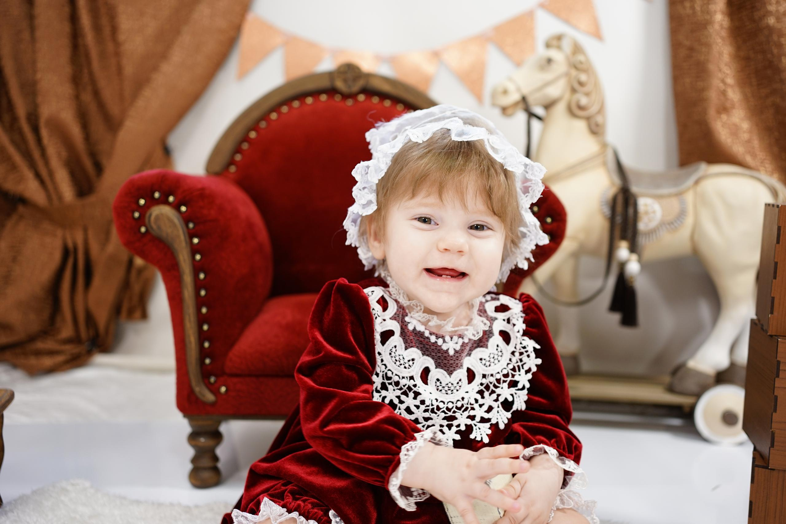 Бордовая зона. Детская Фотостудия ГОДОВАСИКИ в Санкт-Петербурге фотосесия на годик