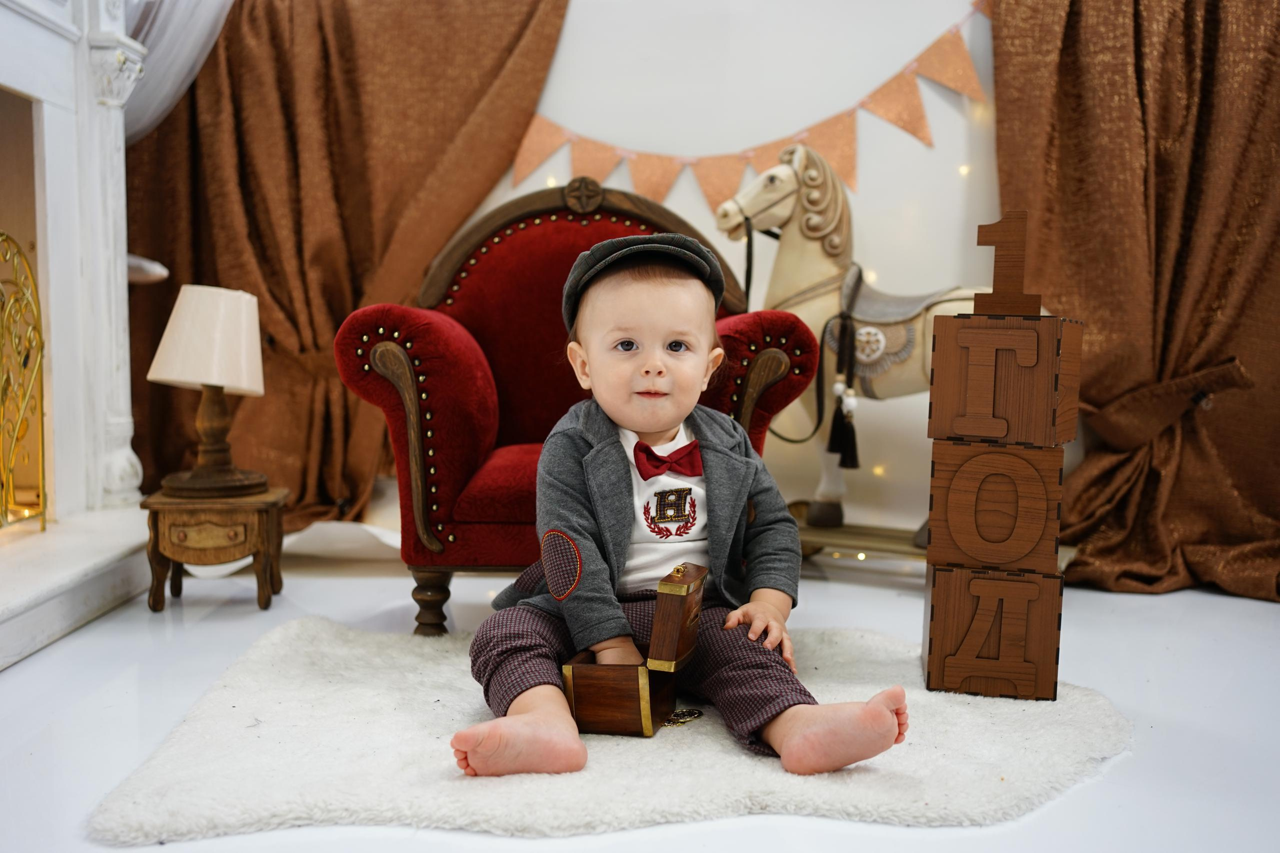 Бордовая зона. Детская Фотостудия ГОДОВАСИКИ в Санкт-Петербурге фотосесия на годик