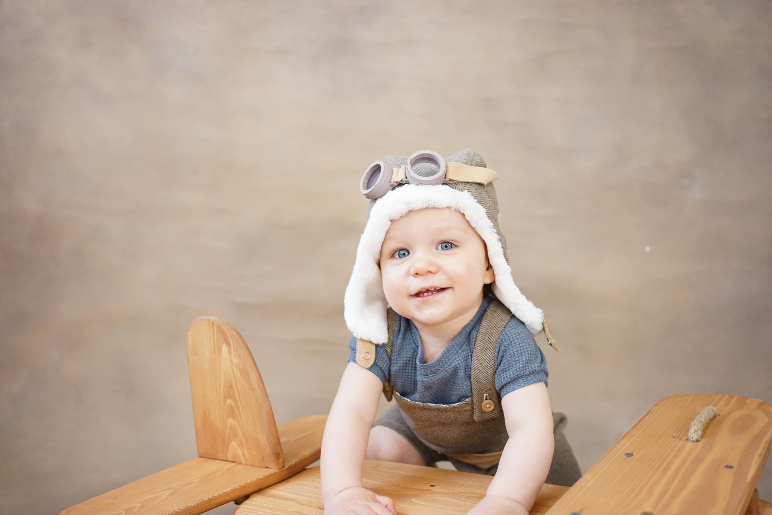 Фотозоны на ХОЛСТЕ. Детская Фотостудия ГОДОВАСИКИ в Санкт-Петербурге фотосесия на годик