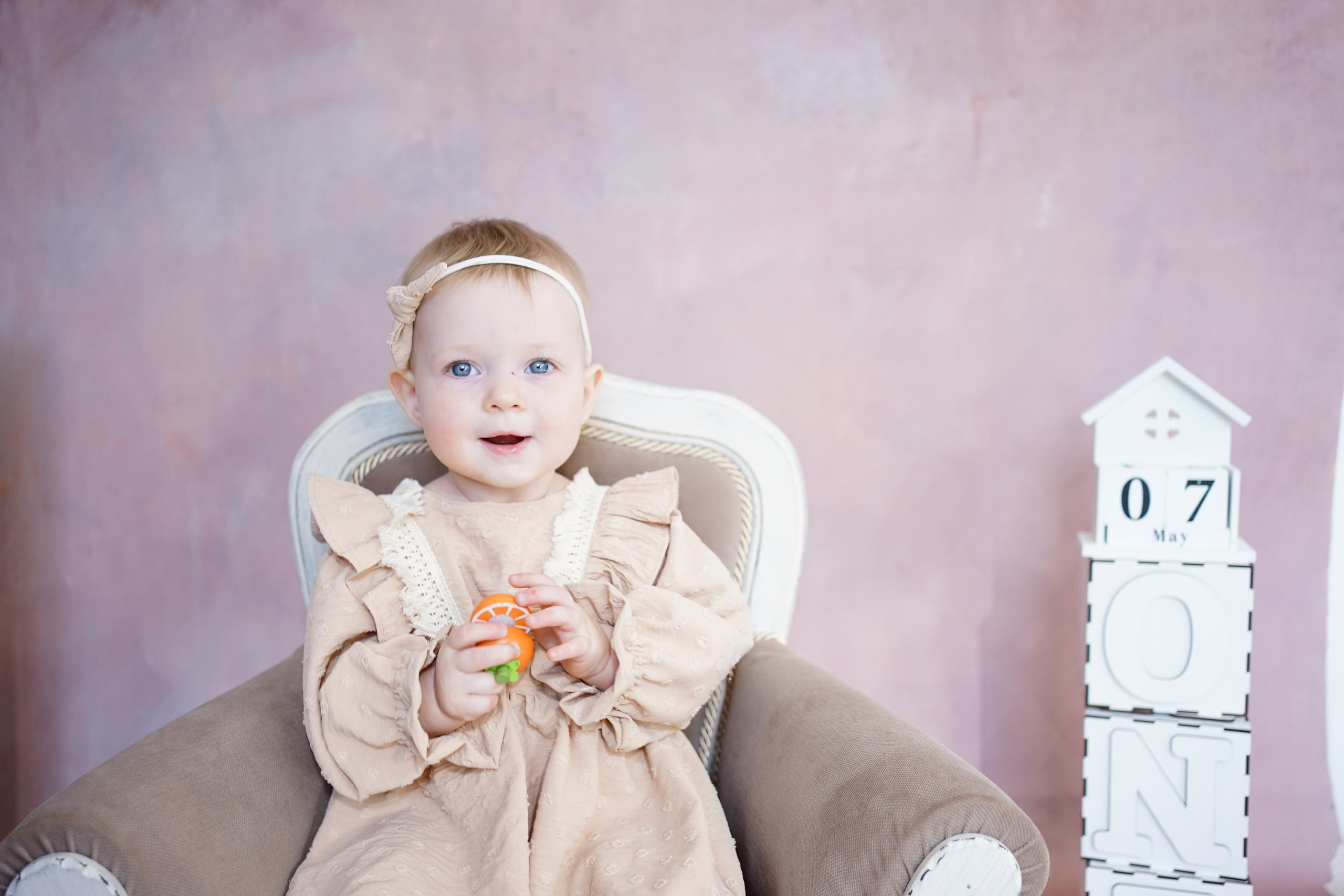 Фотозоны на ХОЛСТЕ. Детская Фотостудия ГОДОВАСИКИ в Санкт-Петербурге фотосесия на годик