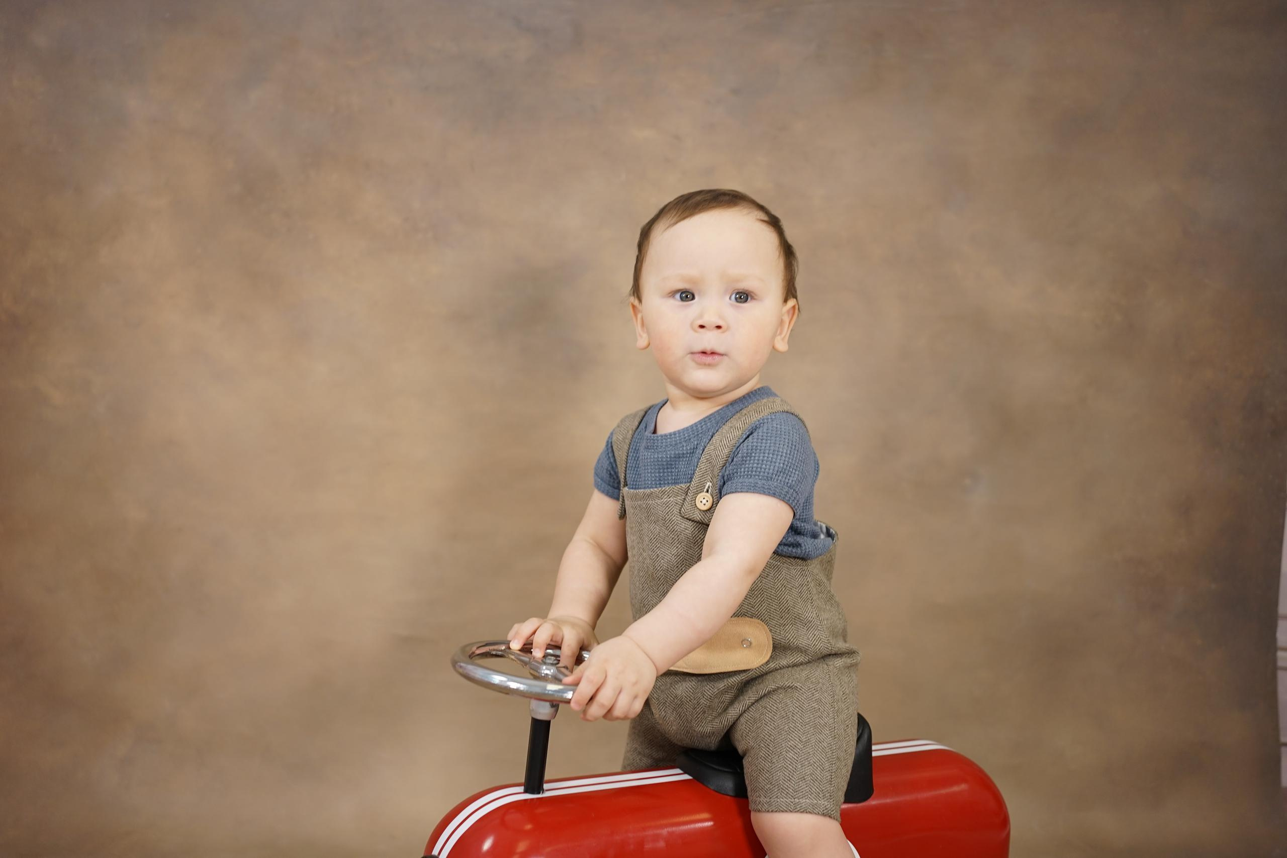 Фотозоны на ХОЛСТЕ. Детская Фотостудия ГОДОВАСИКИ в Санкт-Петербурге фотосесия на годик