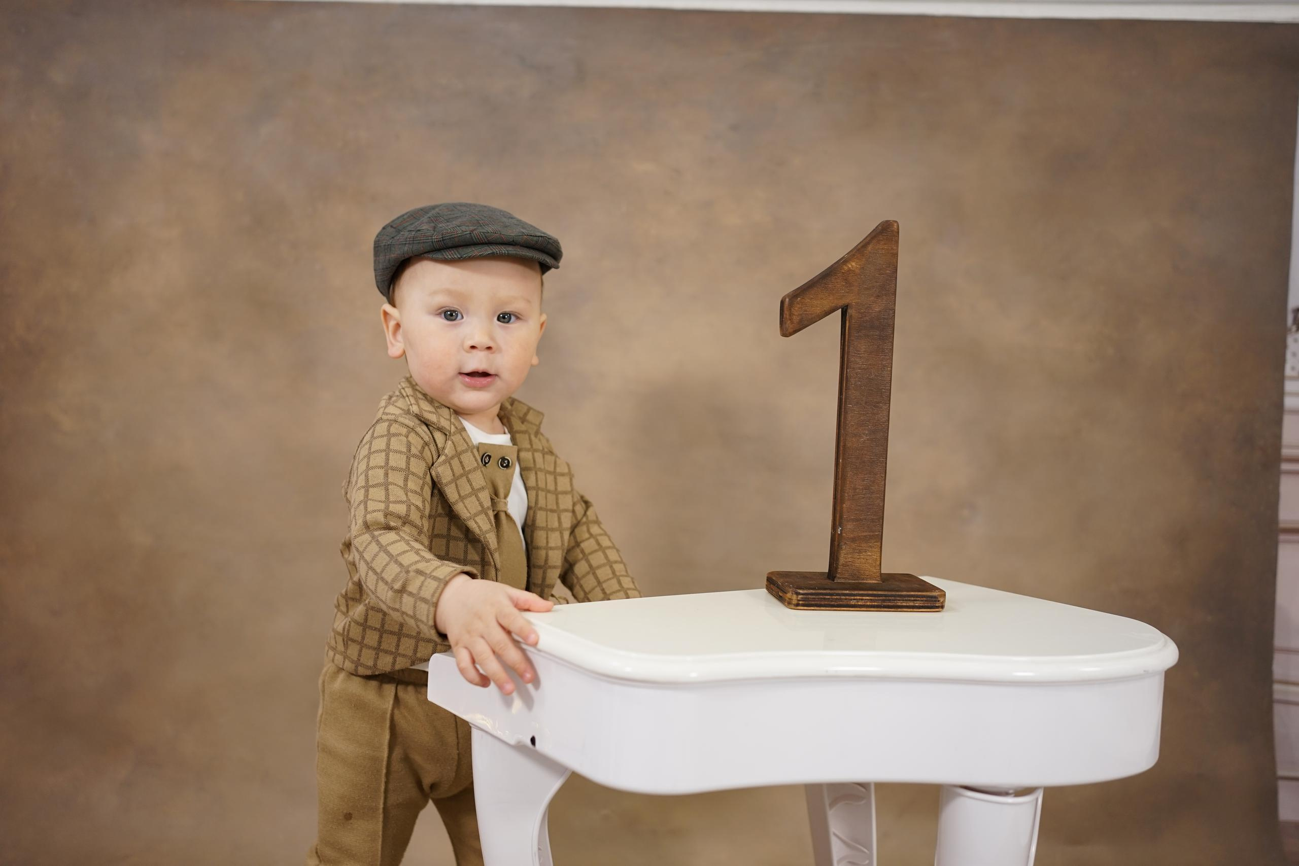 Фотозоны на ХОЛСТЕ. Детская Фотостудия ГОДОВАСИКИ в Санкт-Петербурге фотосесия на годик