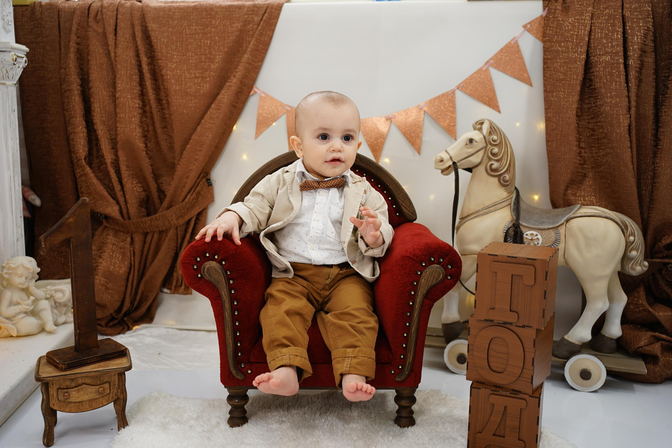 Бордовая зона. Детская Фотостудия ГОДОВАСИКИ в Санкт-Петербурге фотосесия на годик