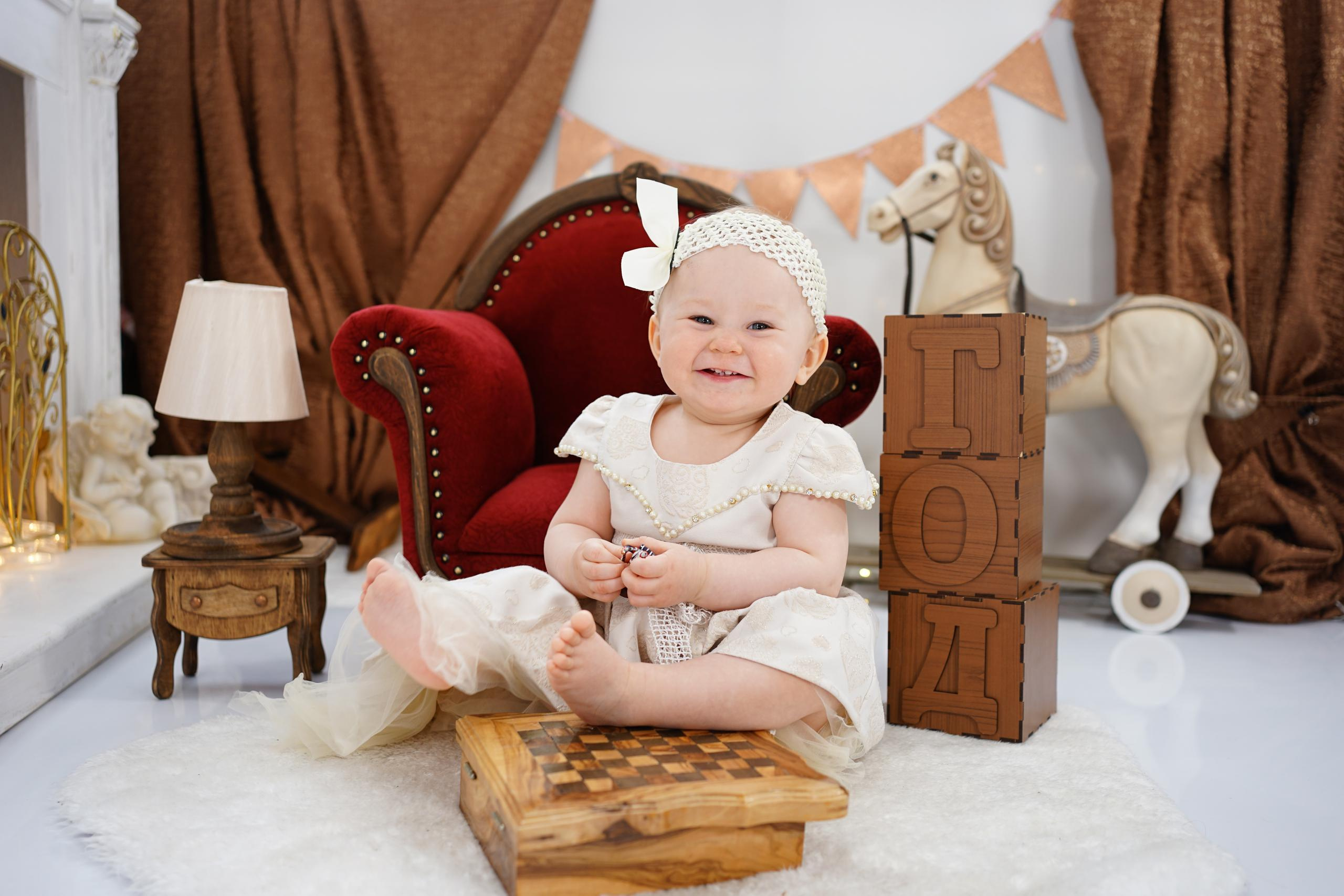 Бордовая зона. Детская Фотостудия ГОДОВАСИКИ в Санкт-Петербурге фотосесия на годик