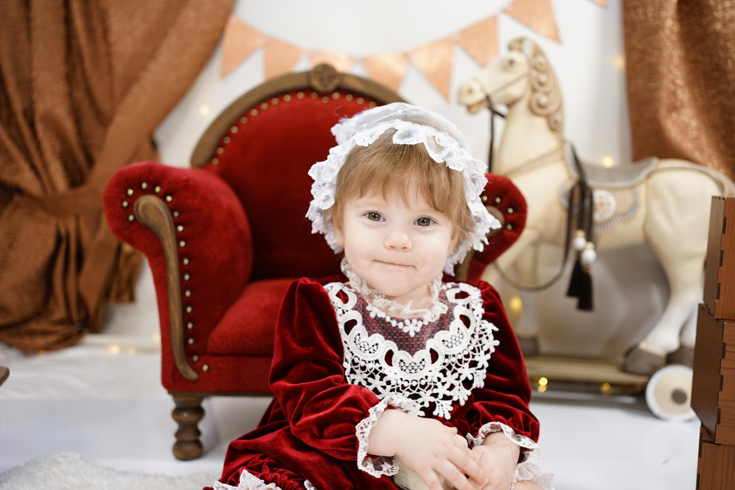 Бордовая зона. Детская Фотостудия ГОДОВАСИКИ в Санкт-Петербурге фотосесия на годик