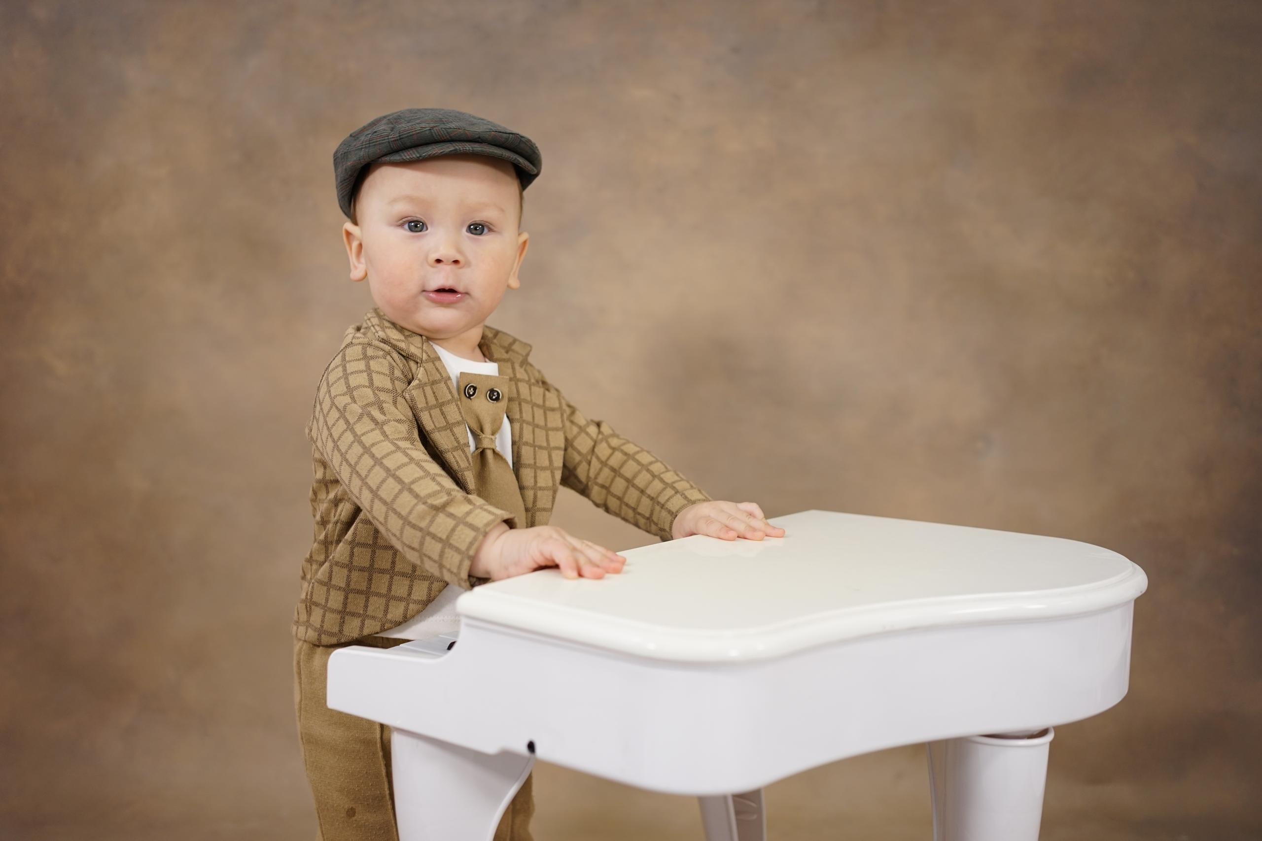 Фотозоны на ХОЛСТЕ. Детская Фотостудия ГОДОВАСИКИ в Санкт-Петербурге фотосесия на годик