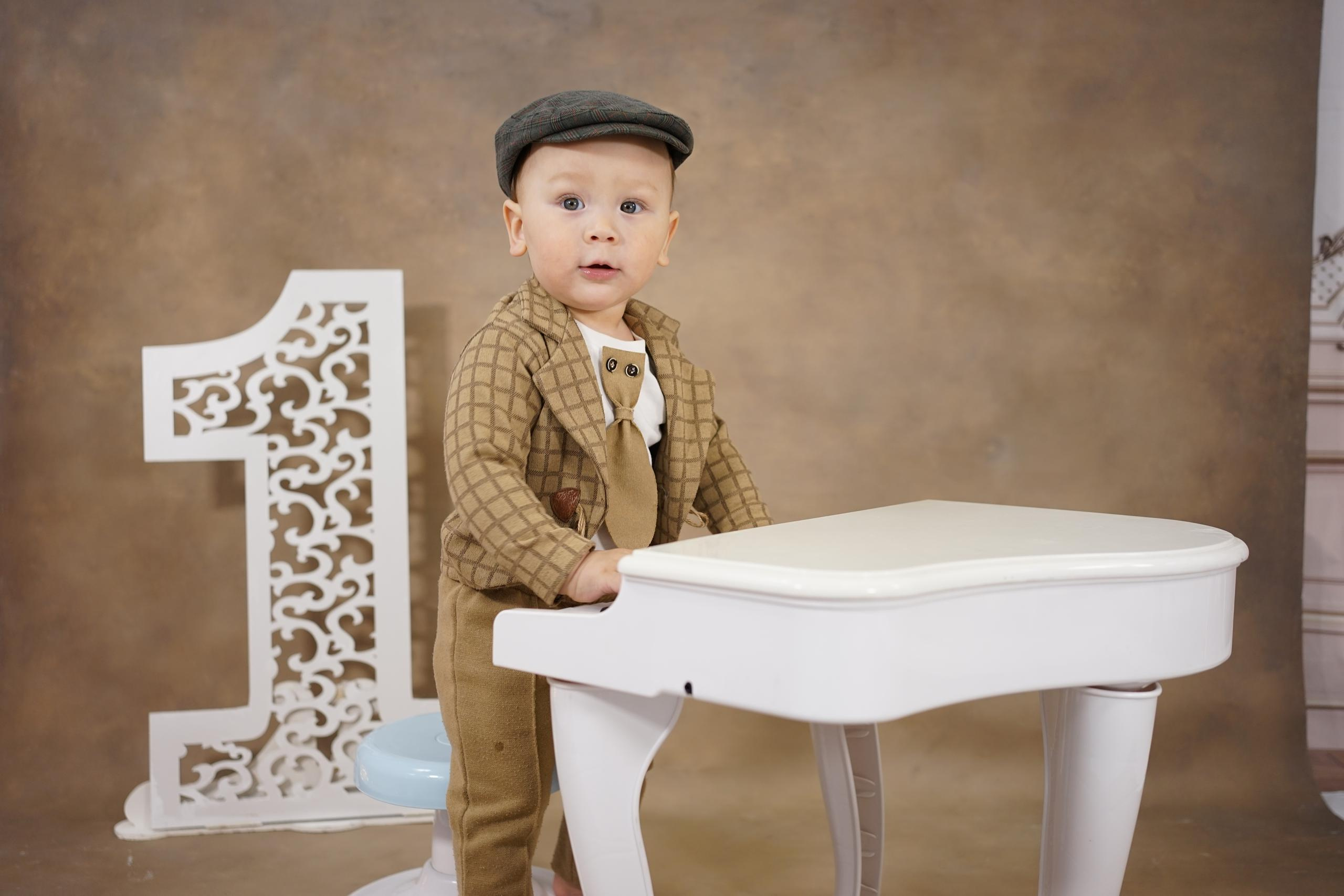 Фотозоны на ХОЛСТЕ. Детская Фотостудия ГОДОВАСИКИ в Санкт-Петербурге фотосесия на годик