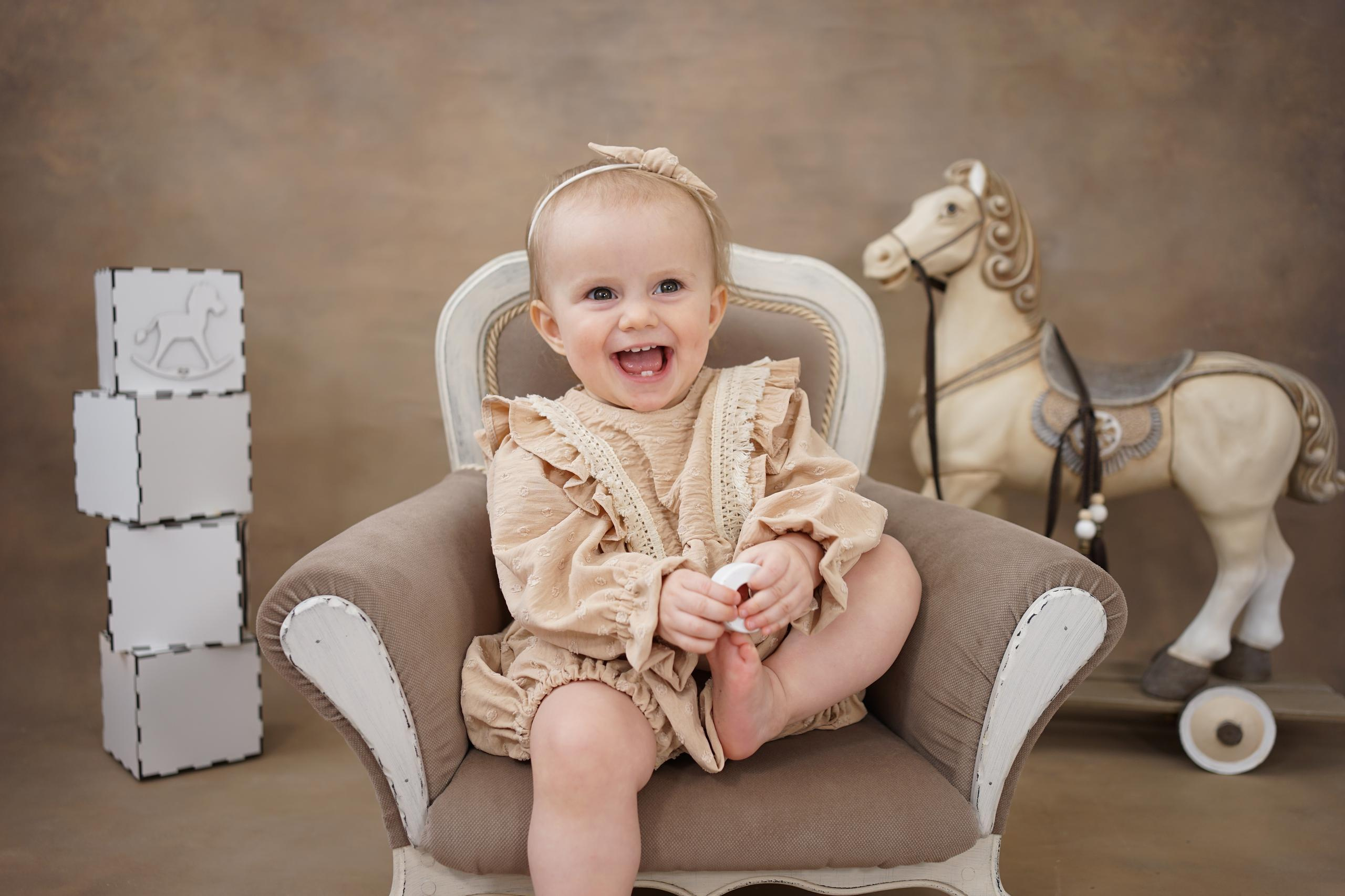 Фотозоны на ХОЛСТЕ. Детская Фотостудия ГОДОВАСИКИ в Санкт-Петербурге фотосесия на годик