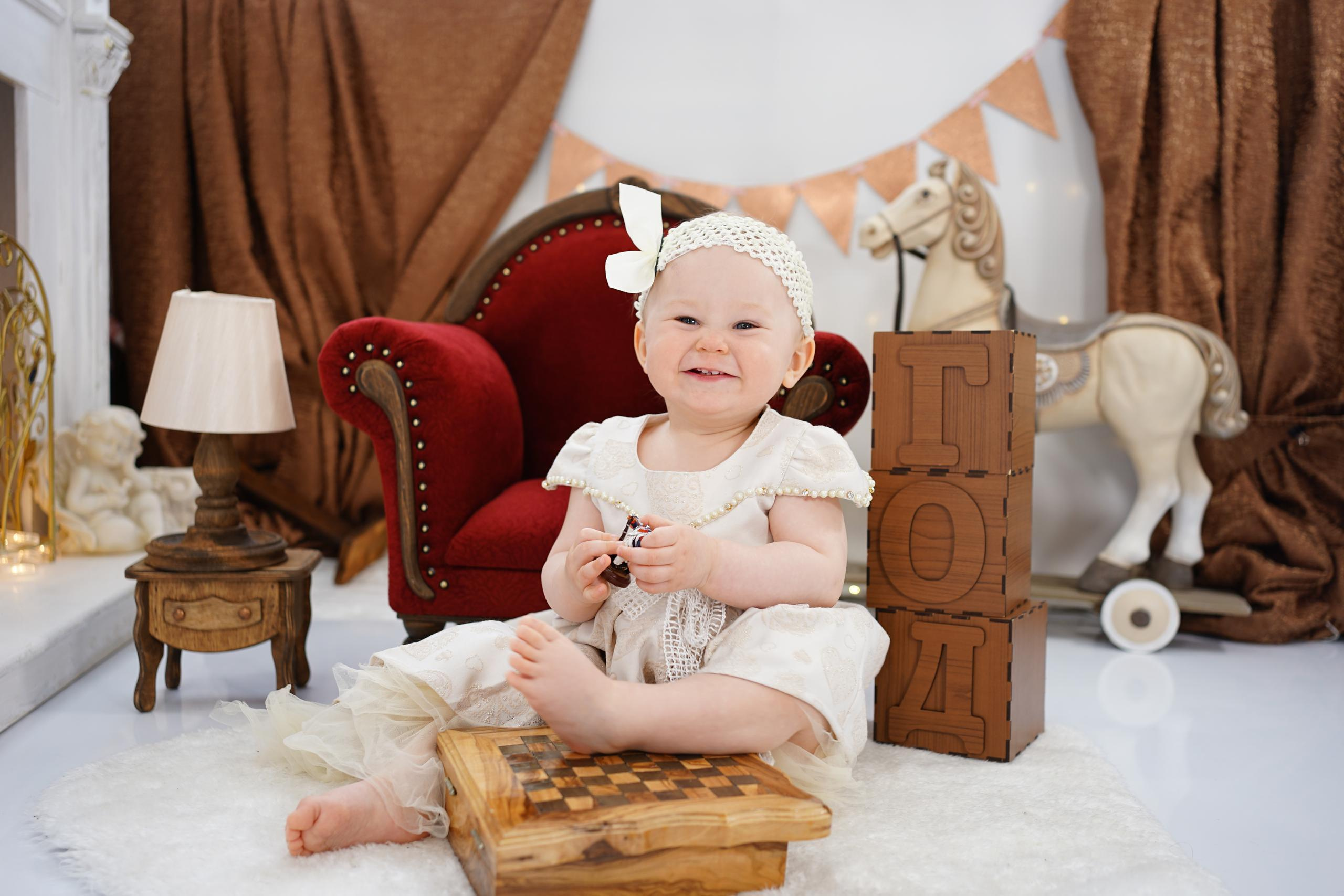 Бордовая зона. Детская Фотостудия ГОДОВАСИКИ в Санкт-Петербурге фотосесия на годик