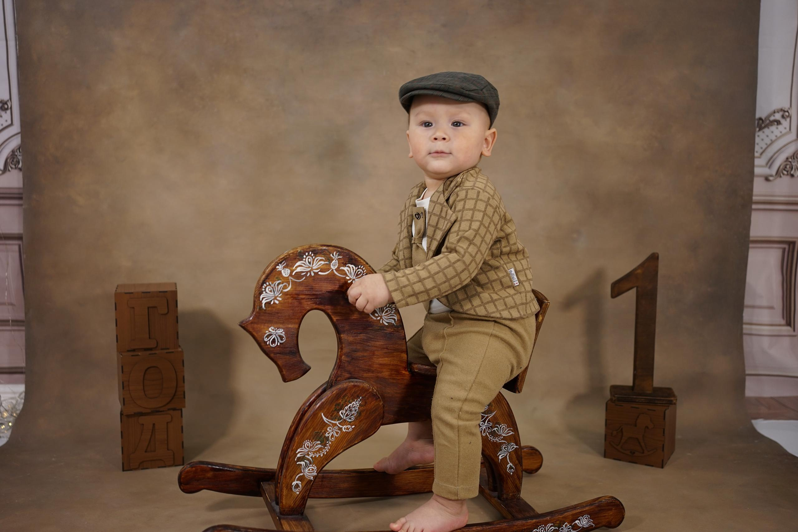 Фотозоны на ХОЛСТЕ. Детская Фотостудия ГОДОВАСИКИ в Санкт-Петербурге фотосесия на годик