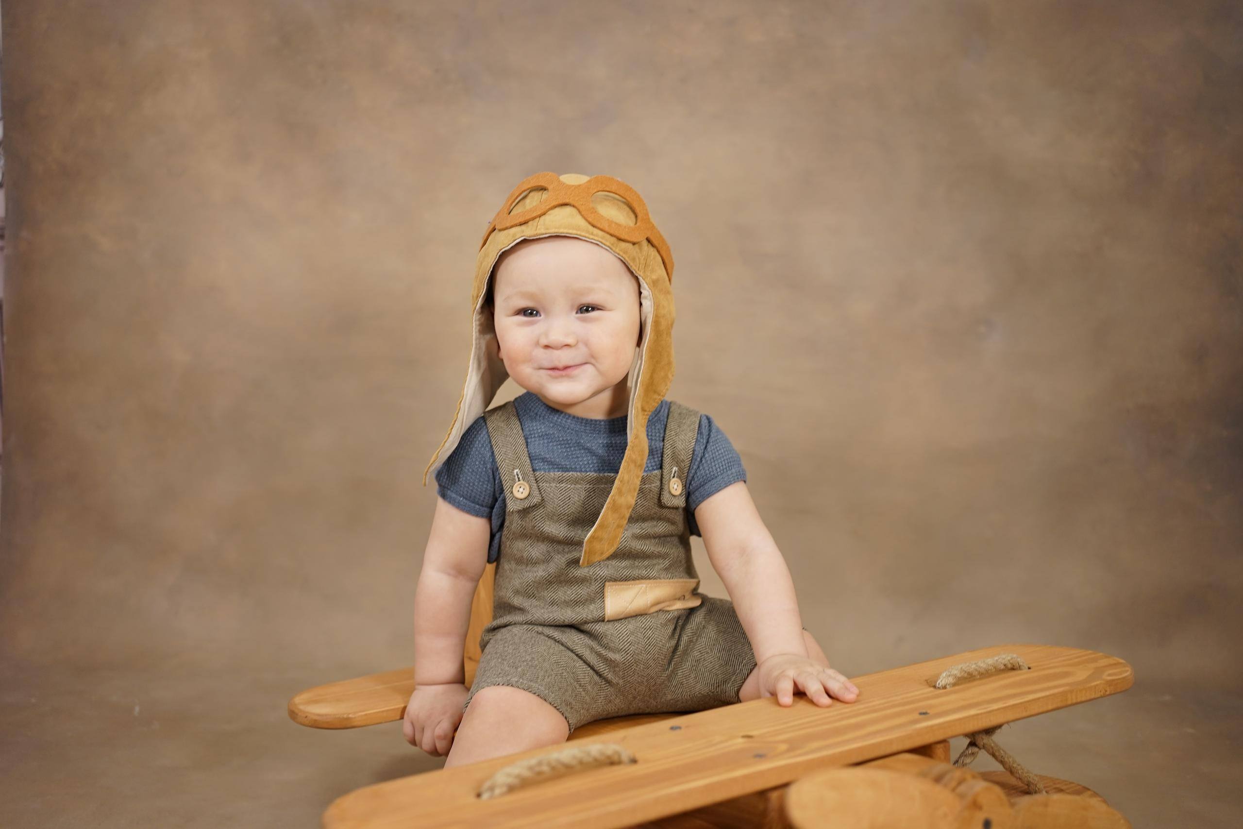 Фотозоны на ХОЛСТЕ. Детская Фотостудия ГОДОВАСИКИ в Санкт-Петербурге фотосесия на годик