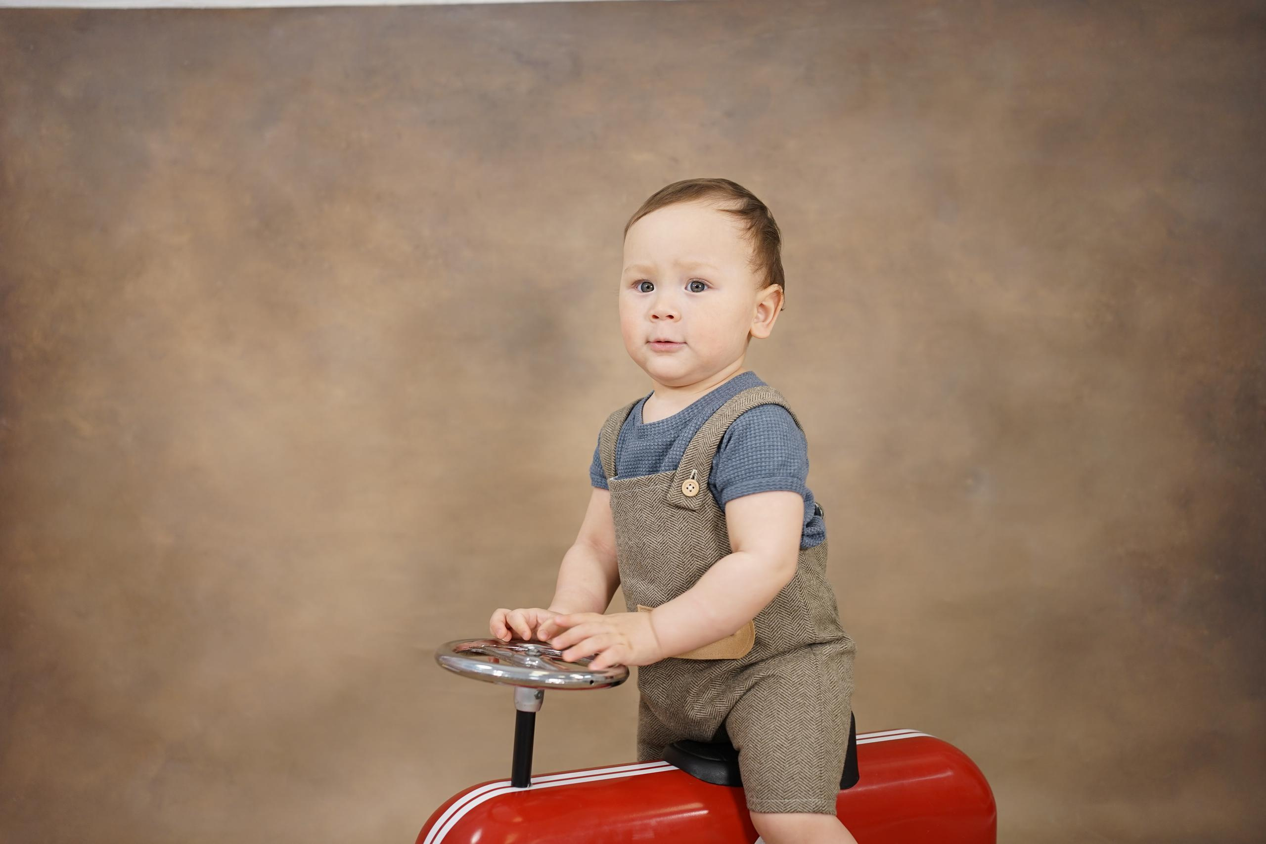 Фотозоны на ХОЛСТЕ. Детская Фотостудия ГОДОВАСИКИ в Санкт-Петербурге фотосесия на годик