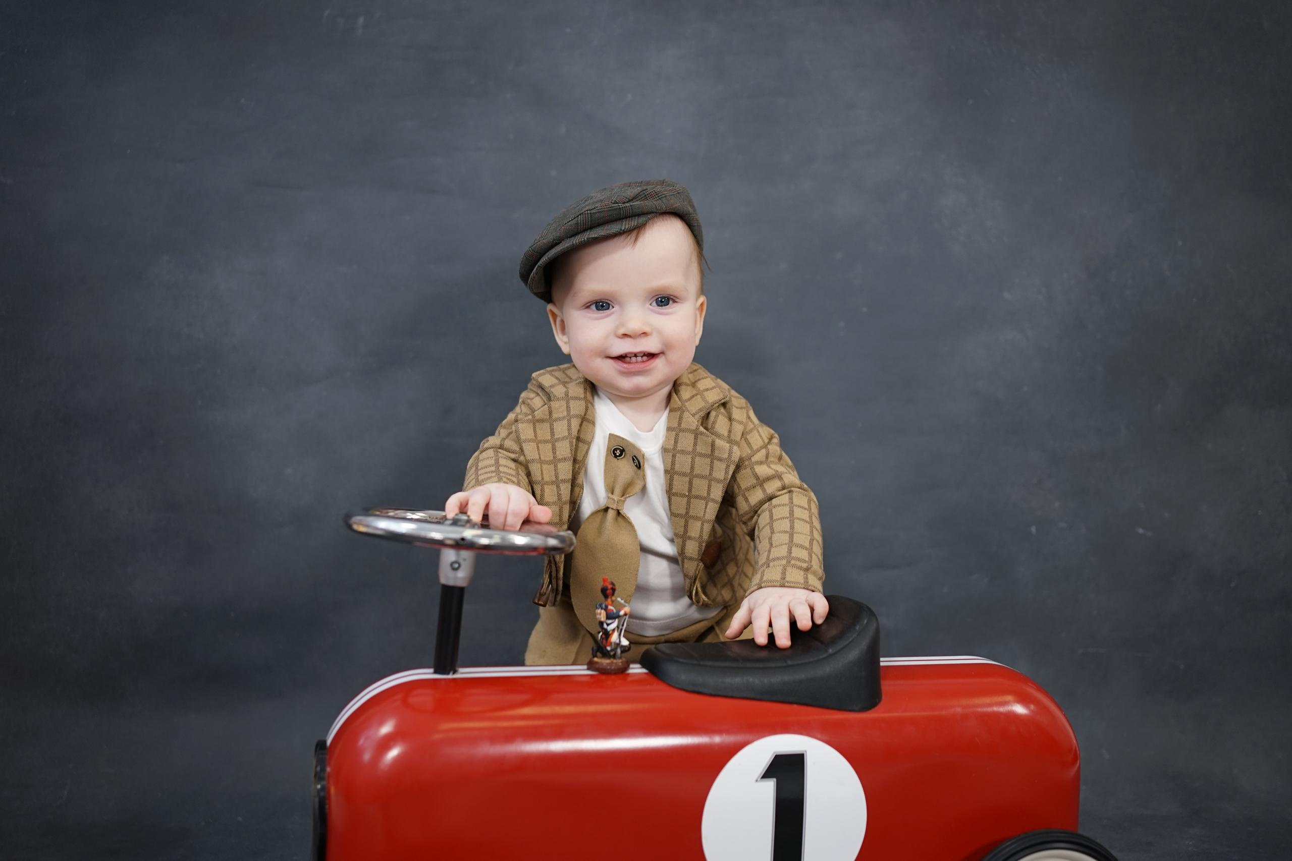 Фотозоны на ХОЛСТЕ. Детская Фотостудия ГОДОВАСИКИ в Санкт-Петербурге фотосесия на годик