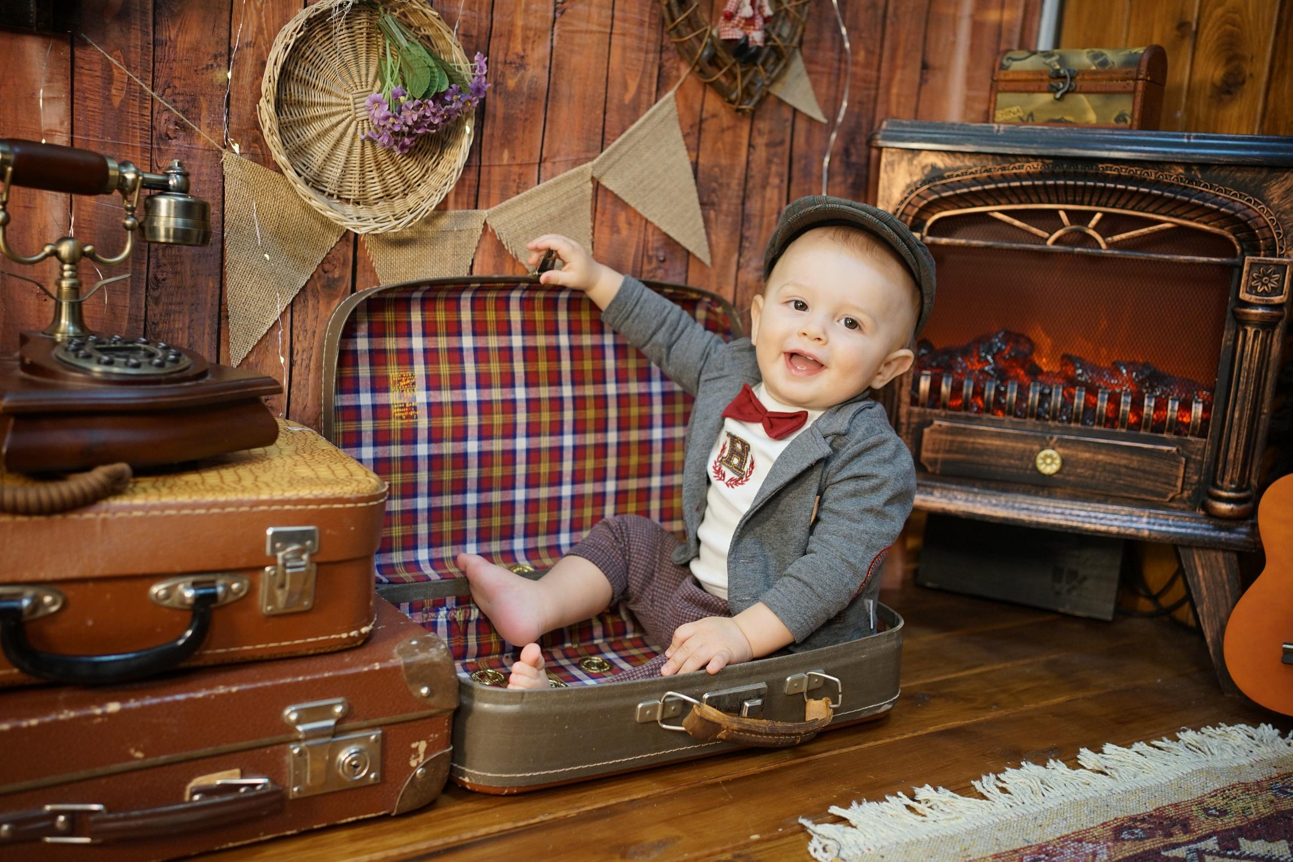 Деревянный Подиум. Детская Фотостудия ГОДОВАСИКИ в Санкт-Петербурге фотосесия на годик