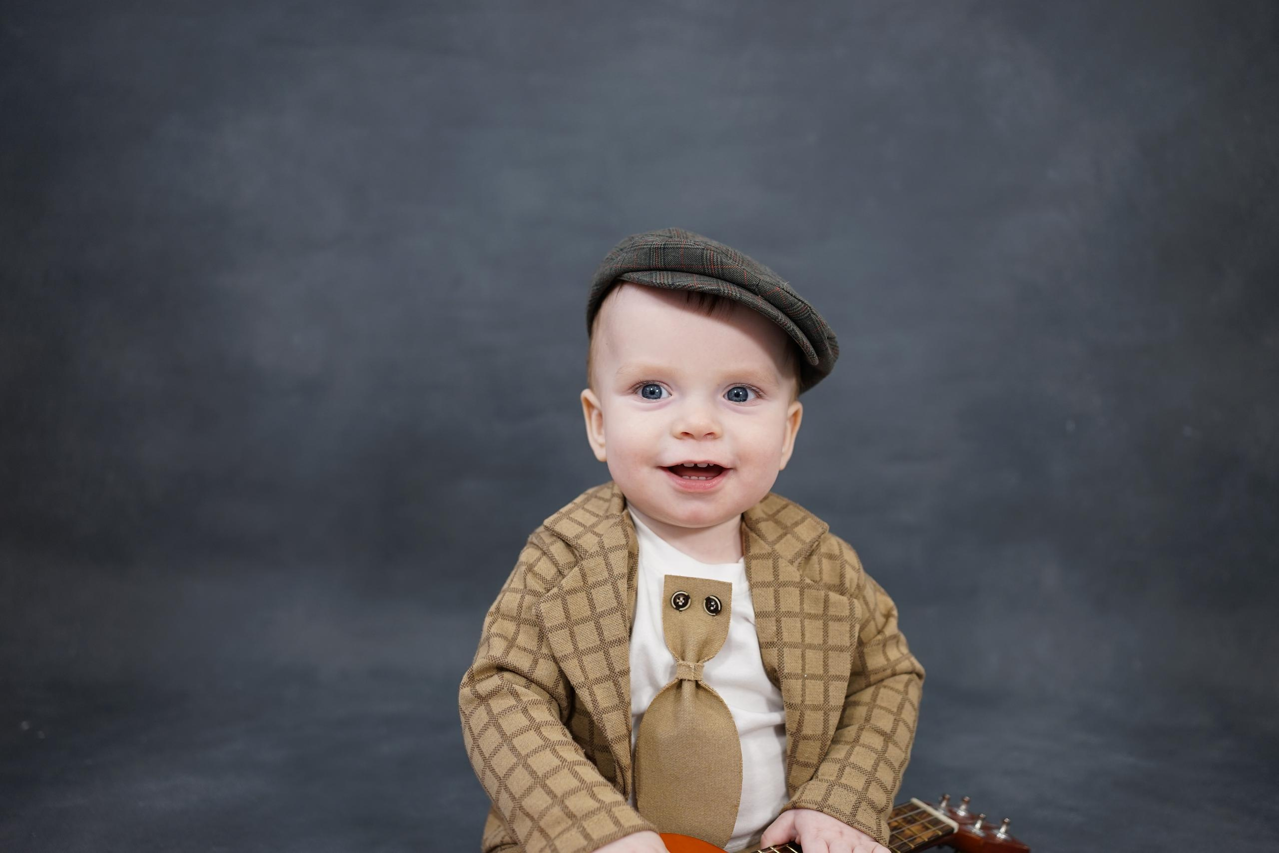 Фотозоны на ХОЛСТЕ. Детская Фотостудия ГОДОВАСИКИ в Санкт-Петербурге фотосесия на годик