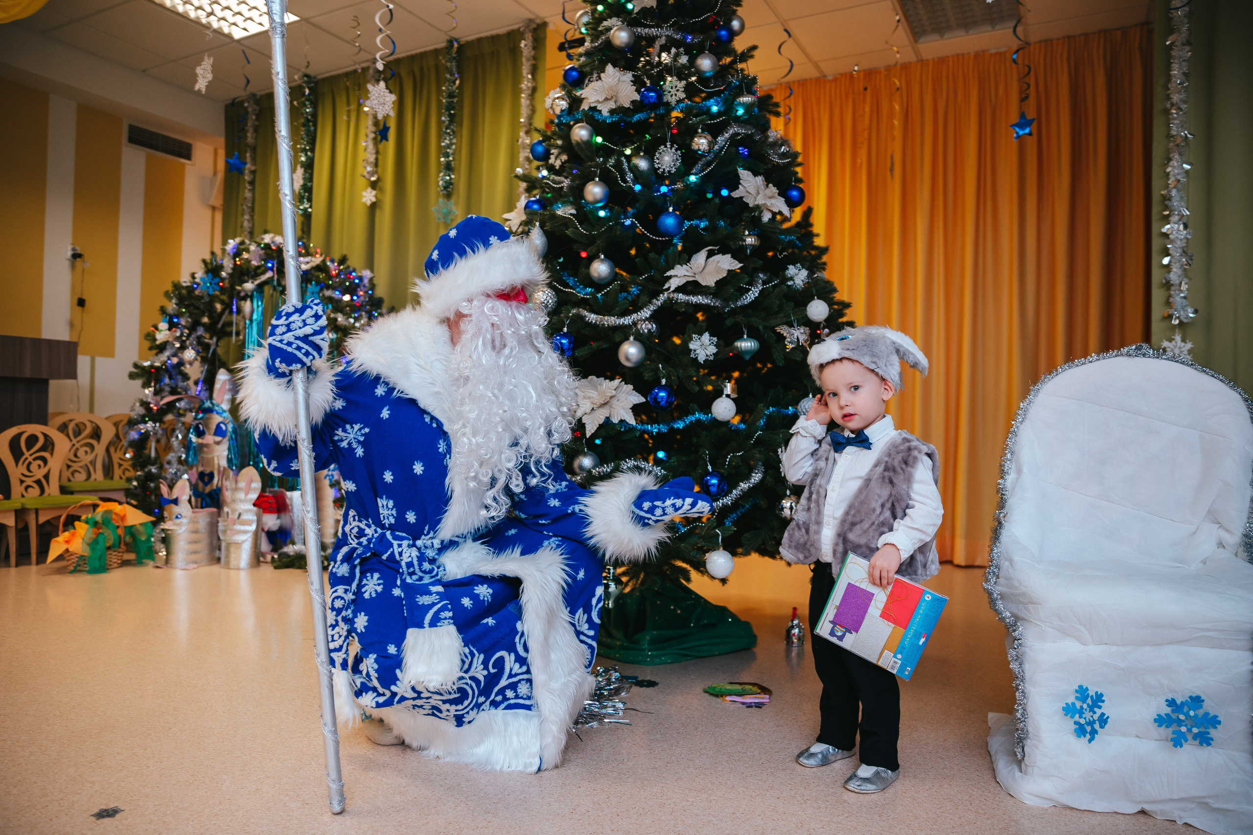 Новогодний утренник в младшей группе. Семейный lifestyle фотограф в Санкт-Петербурге Людмила Пахомова