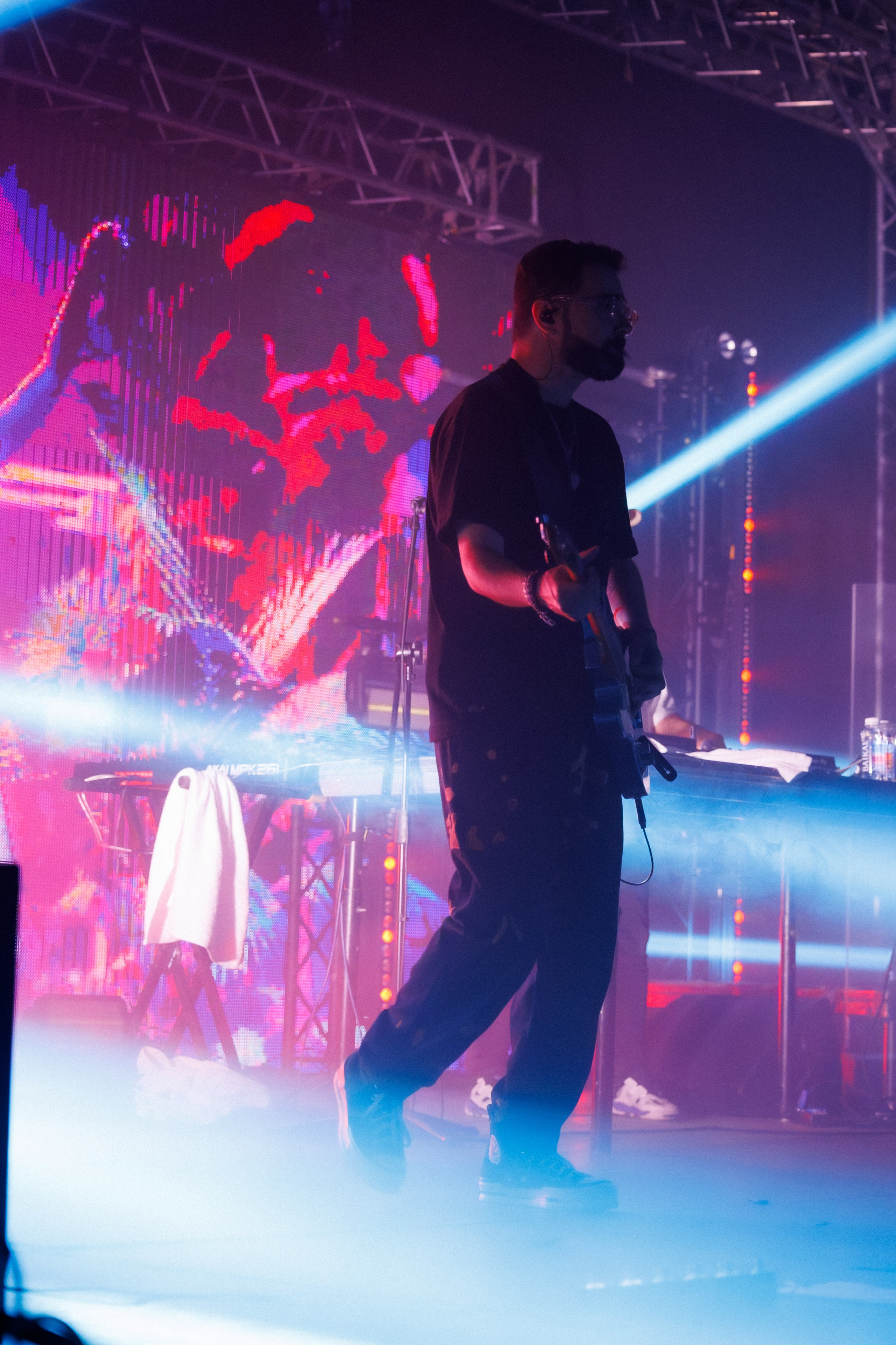 Фотоотчёт и репортаж с концерта группы GAYAZOV$ BROTHER$. Красильников Евгений — профессиональный фотограф в Ростове-на-Дону