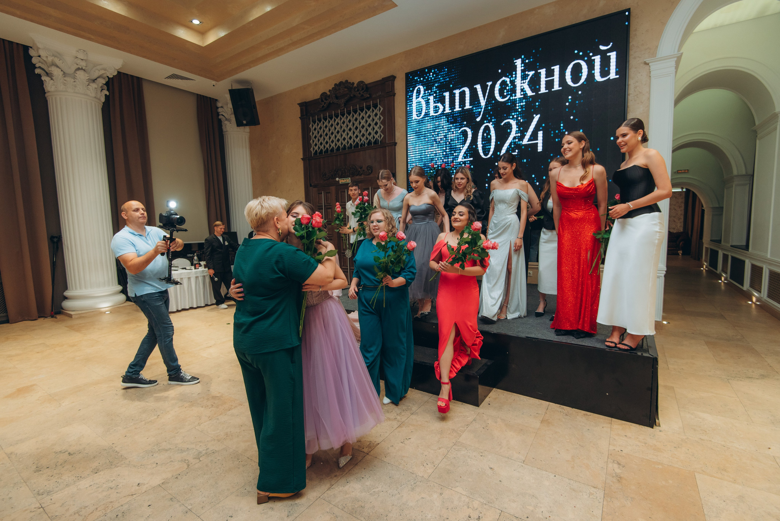 Выпускной 9-11классы. Выпускные книги Анапа Новороссийск Краснодар