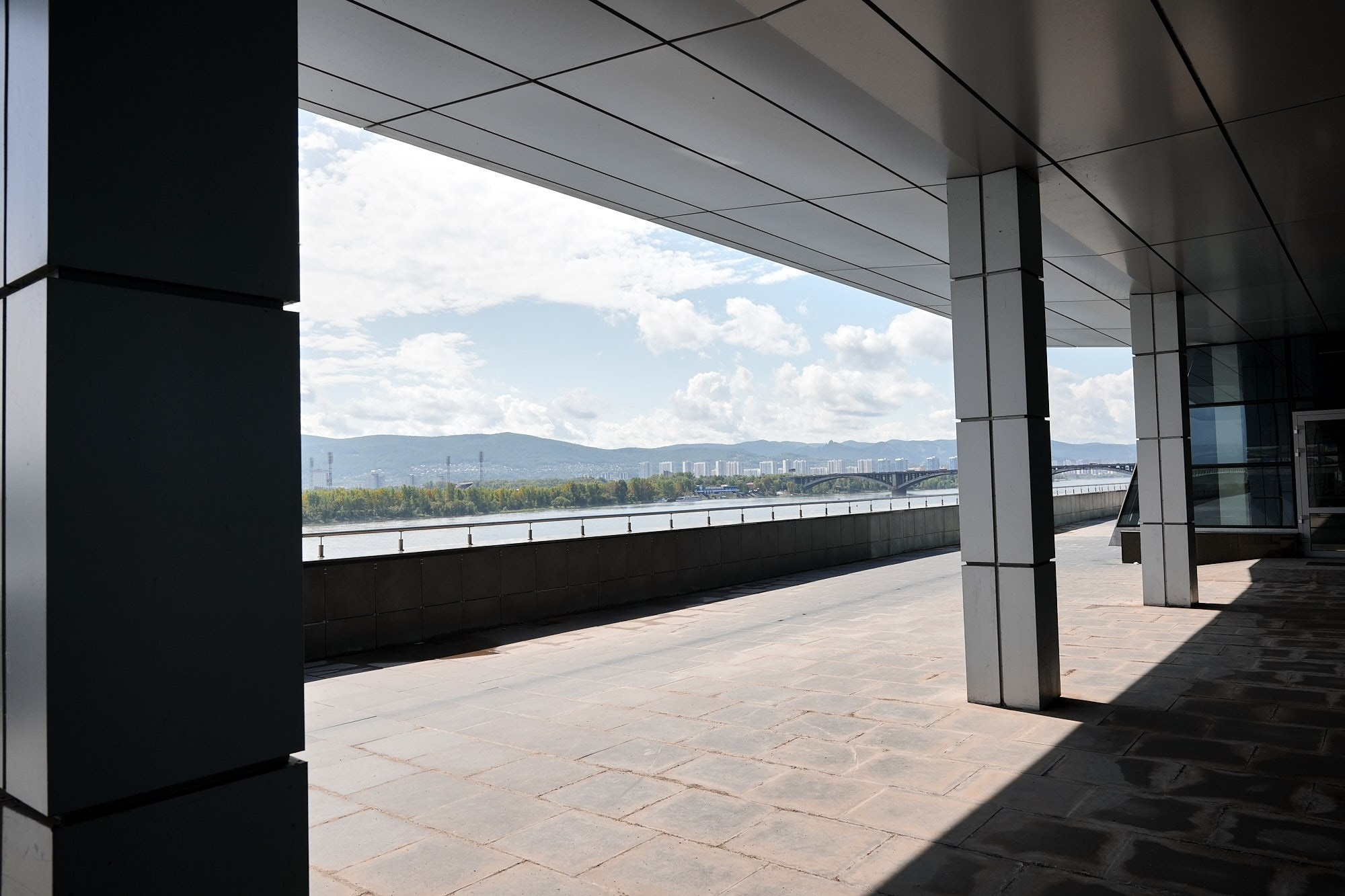 Локация для фотосессии в Красноярске. Площадь Мира. Семейный и детский фотограф в Красноярске Надежда Арефьева