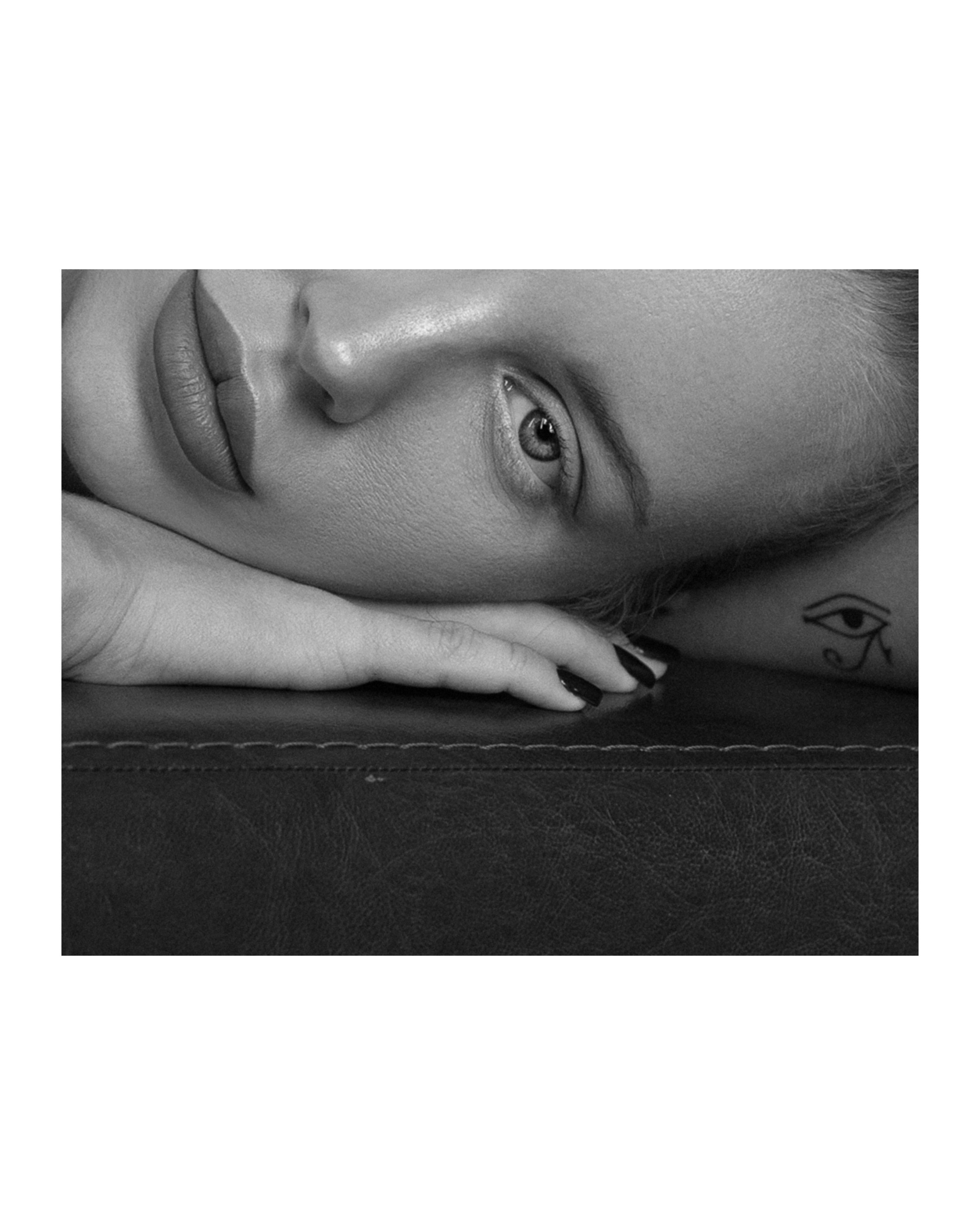 Женский портрет студия. Лиана Аскерова ваш фотограф в Санкт-Петербурге